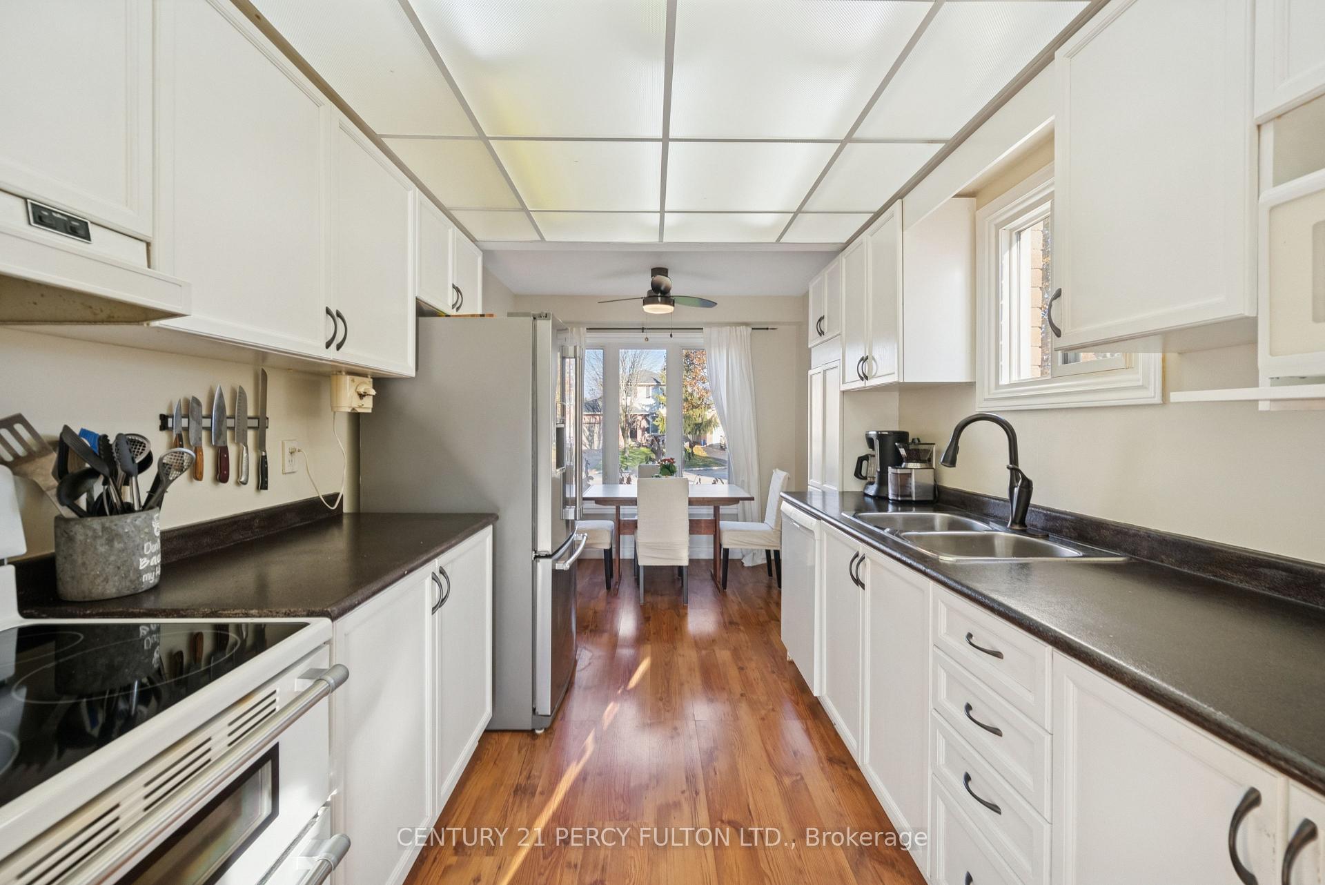 Photo 8 of 27 Arran Court, Clarington, Courtice — HOMEH