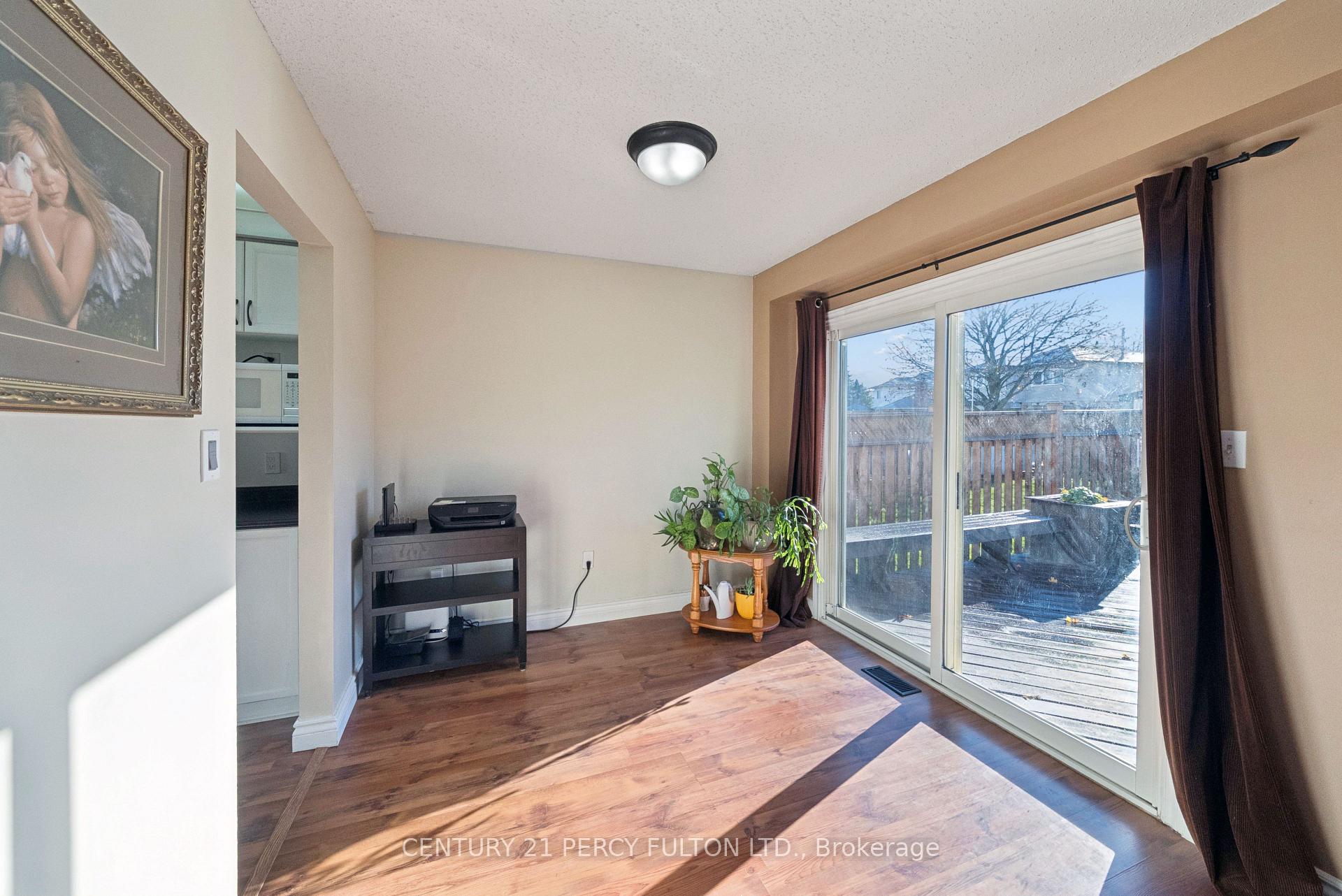 Photo 7 of 27 Arran Court, Clarington, Courtice — HOMEH