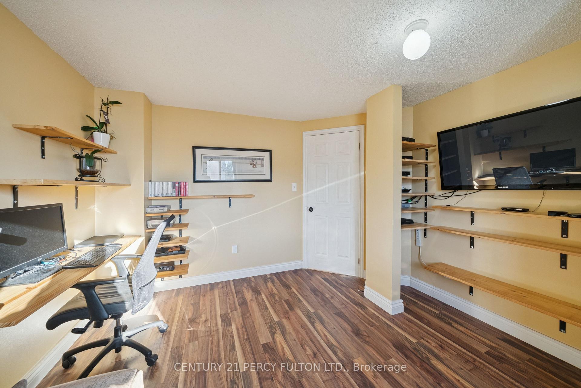 Photo 23 of 27 Arran Court, Clarington, Courtice — HOMEH