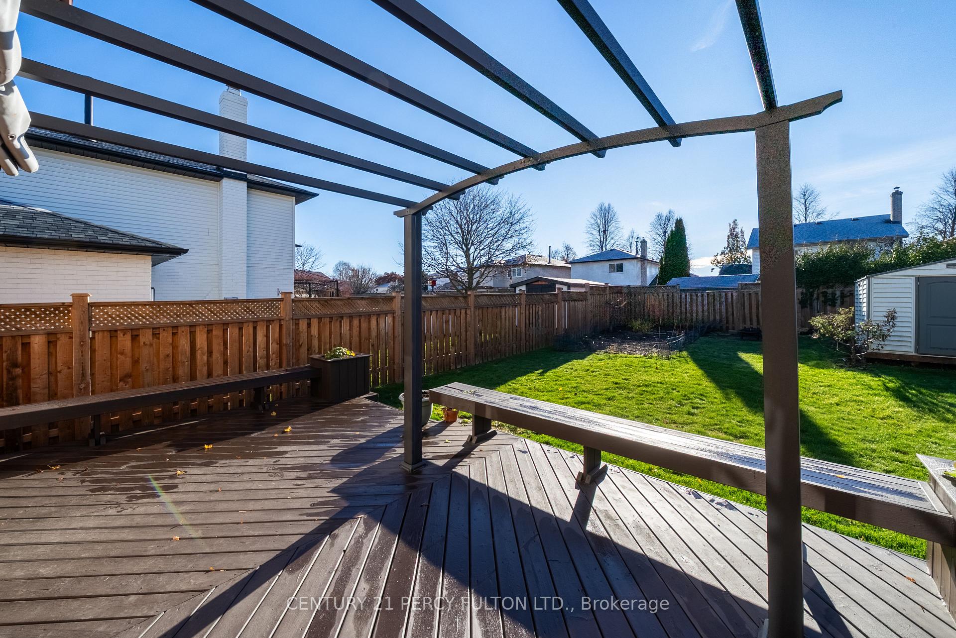 Photo 24 of 27 Arran Court, Clarington, Courtice — HOMEH