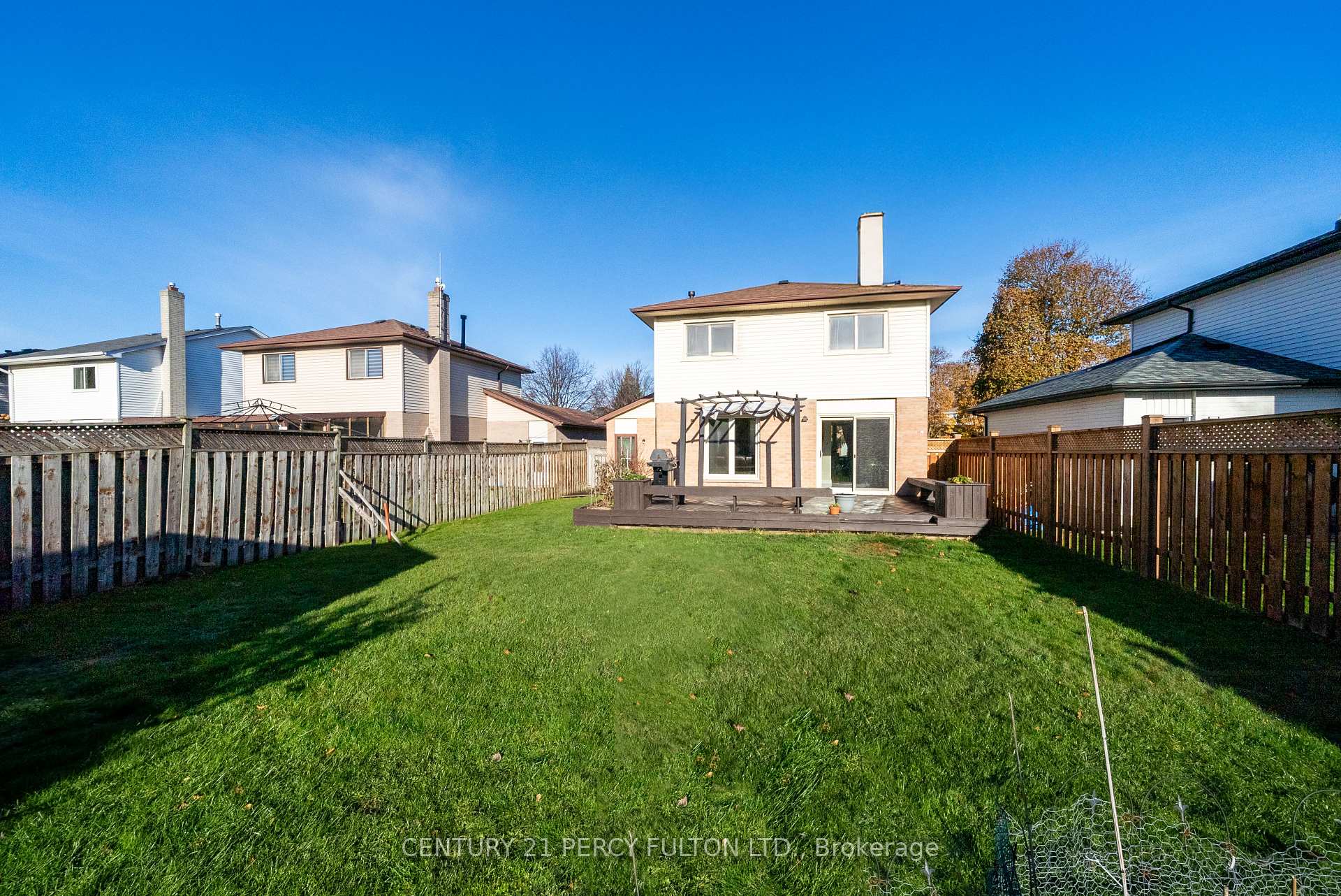 Photo 30 of 27 Arran Court, Clarington, Courtice — HOMEH