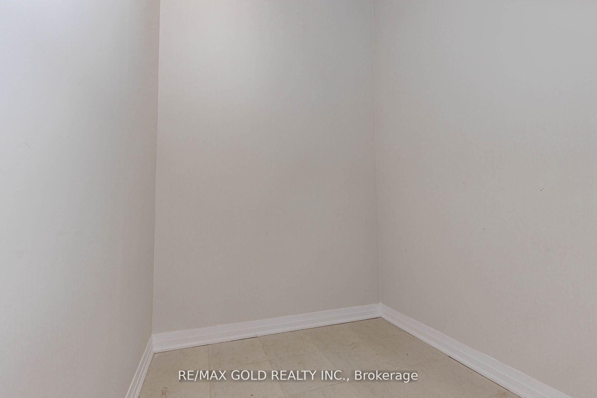 Photo 5 of Unit 3, 124 Seabrook Drive, Kitchener, Huron Park — HOMEH