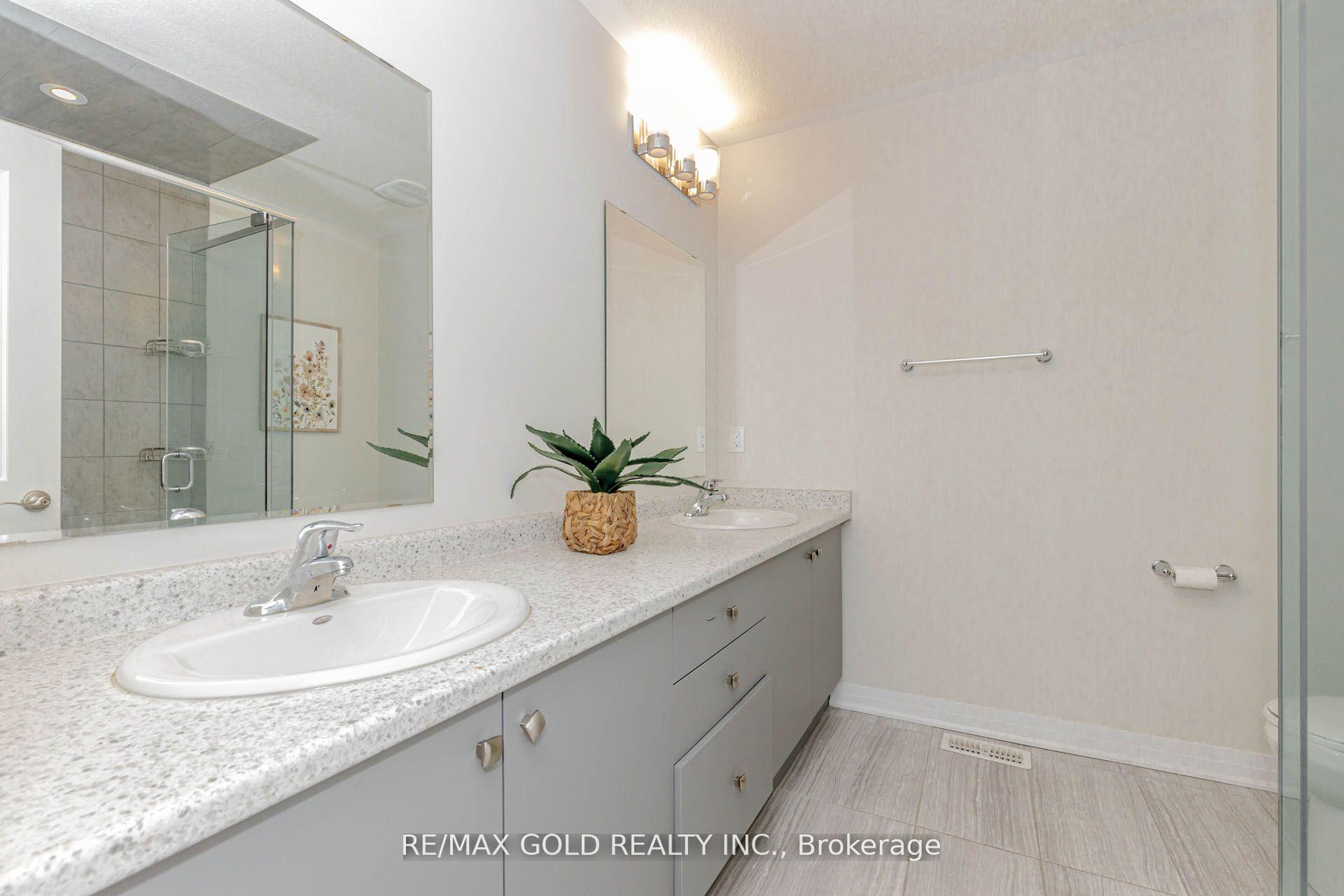 Photo 33 of Unit 3, 124 Seabrook Drive, Kitchener, Huron Park — HOMEH