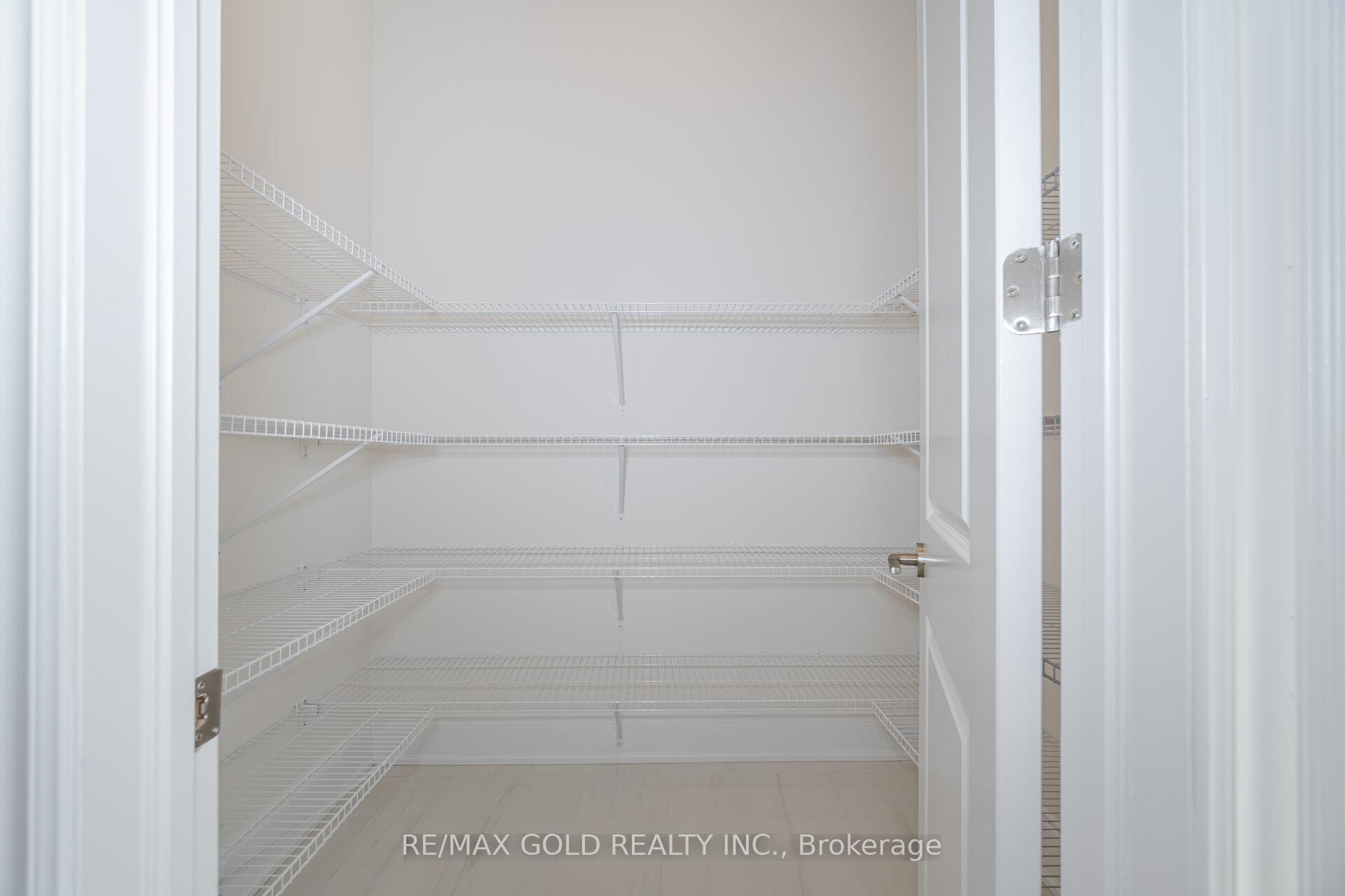 Photo 9 of 82 Raspberry Ridge Avenue, Caledon, Caledon East — HOMEH
