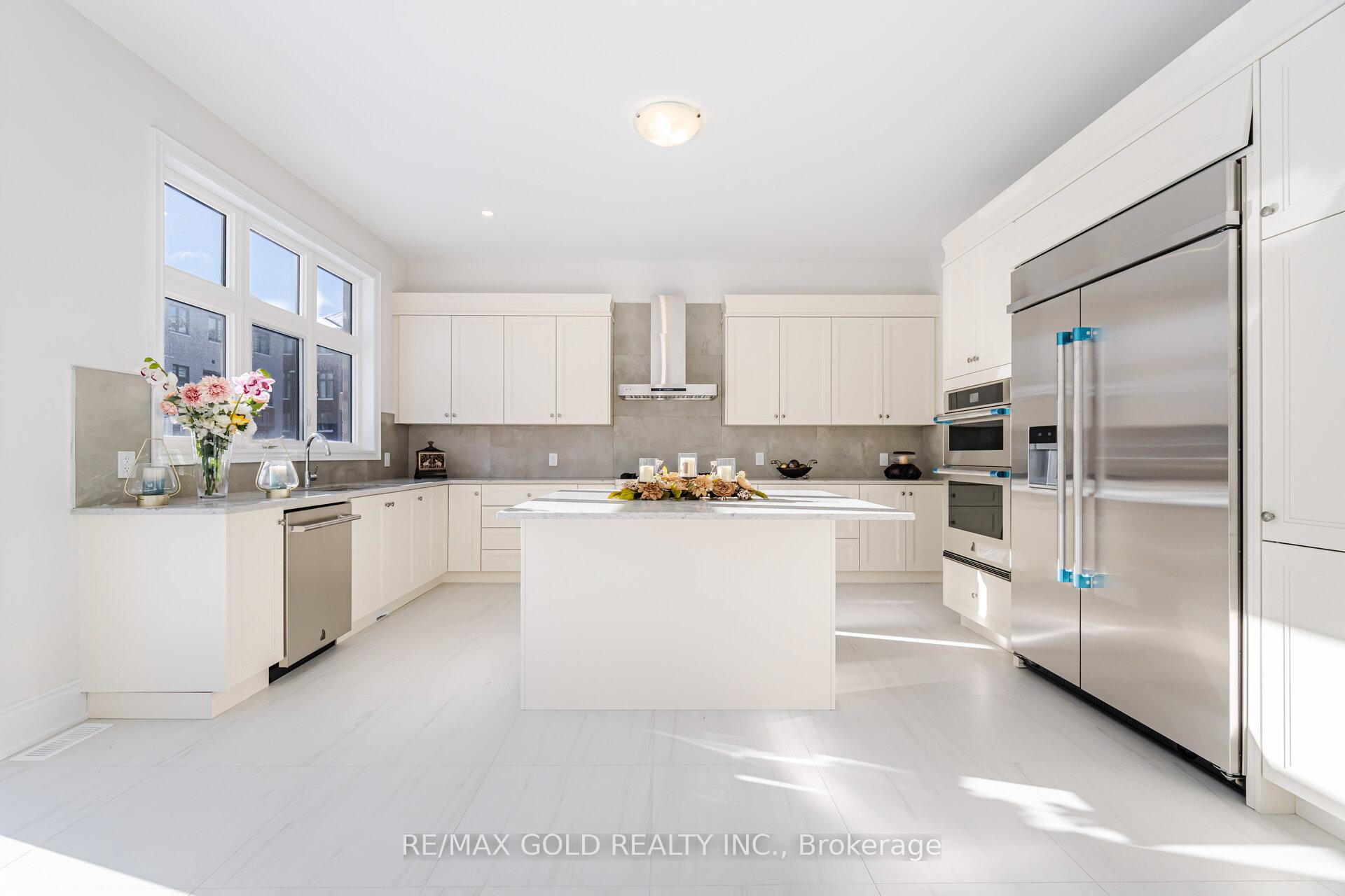 Photo 12 of 82 Raspberry Ridge Avenue, Caledon, Caledon East — HOMEH