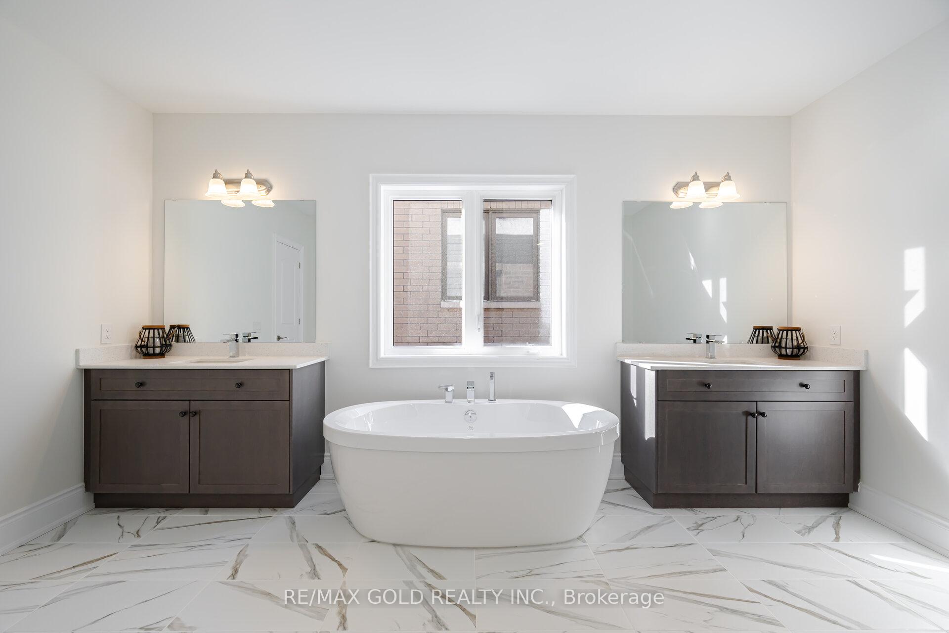 Photo 32 of 82 Raspberry Ridge Avenue, Caledon, Caledon East — HOMEH
