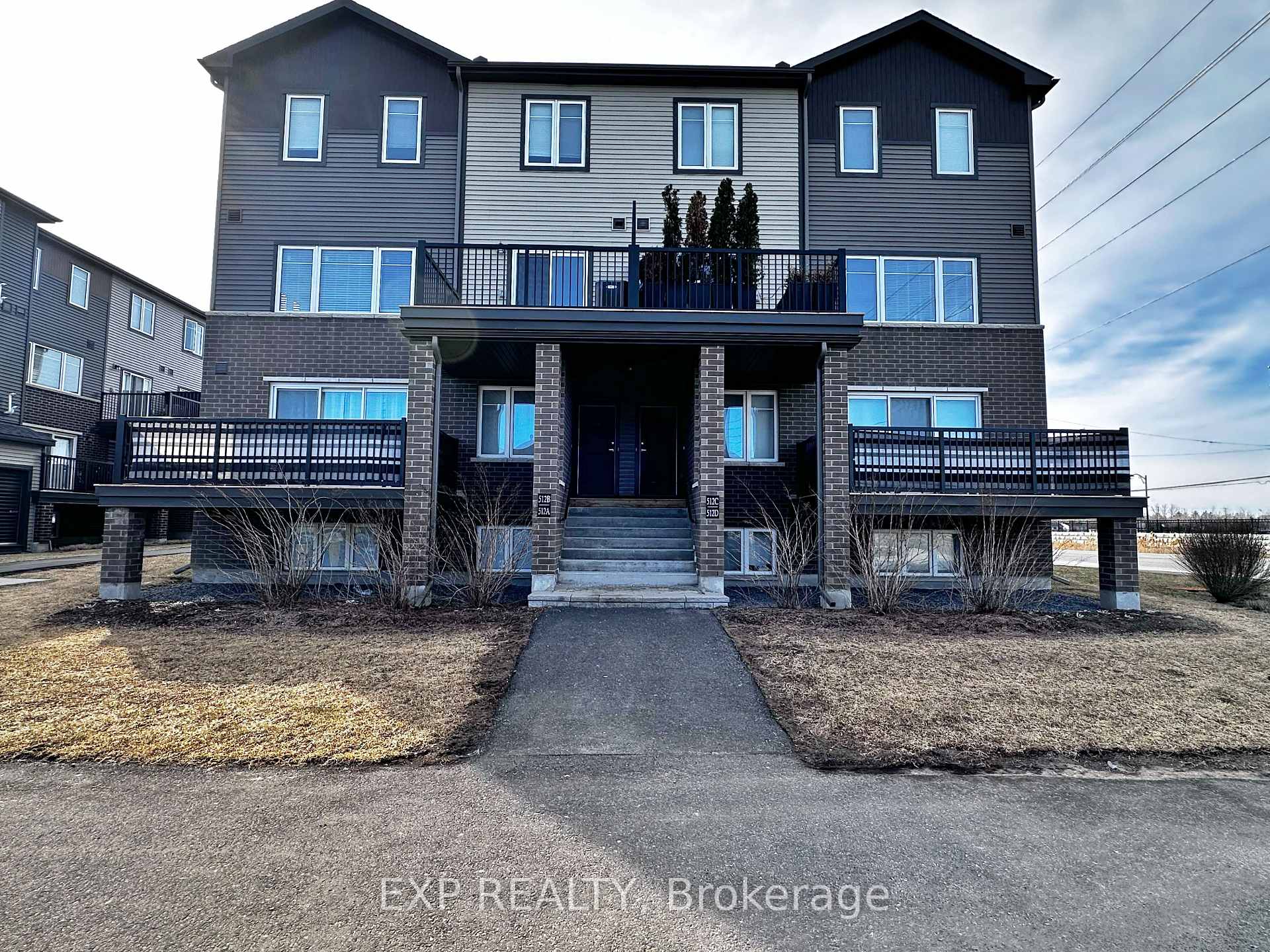 Front of Unit B, 512 Decoeur Drive