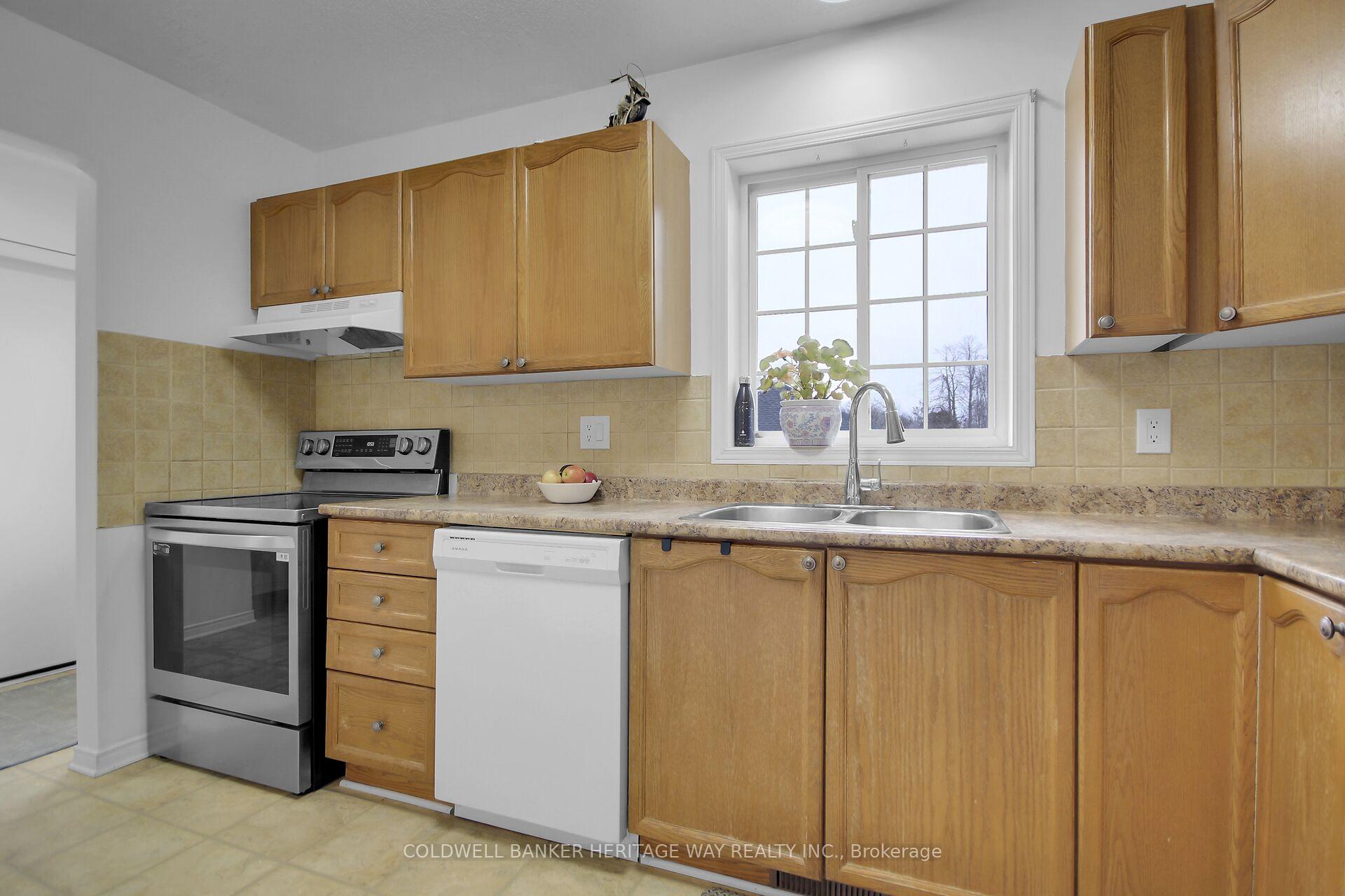 Photo 11 of 71 Johnston Street, Carleton Place — HOMEH