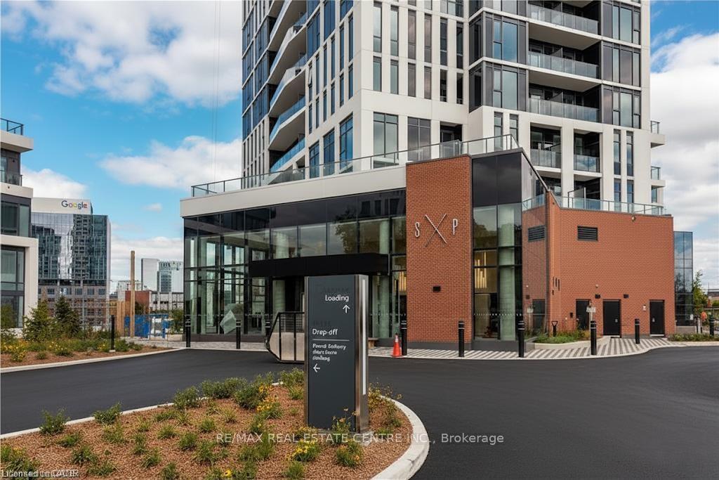 Front of Unit 1212, 25 Wellington Street S