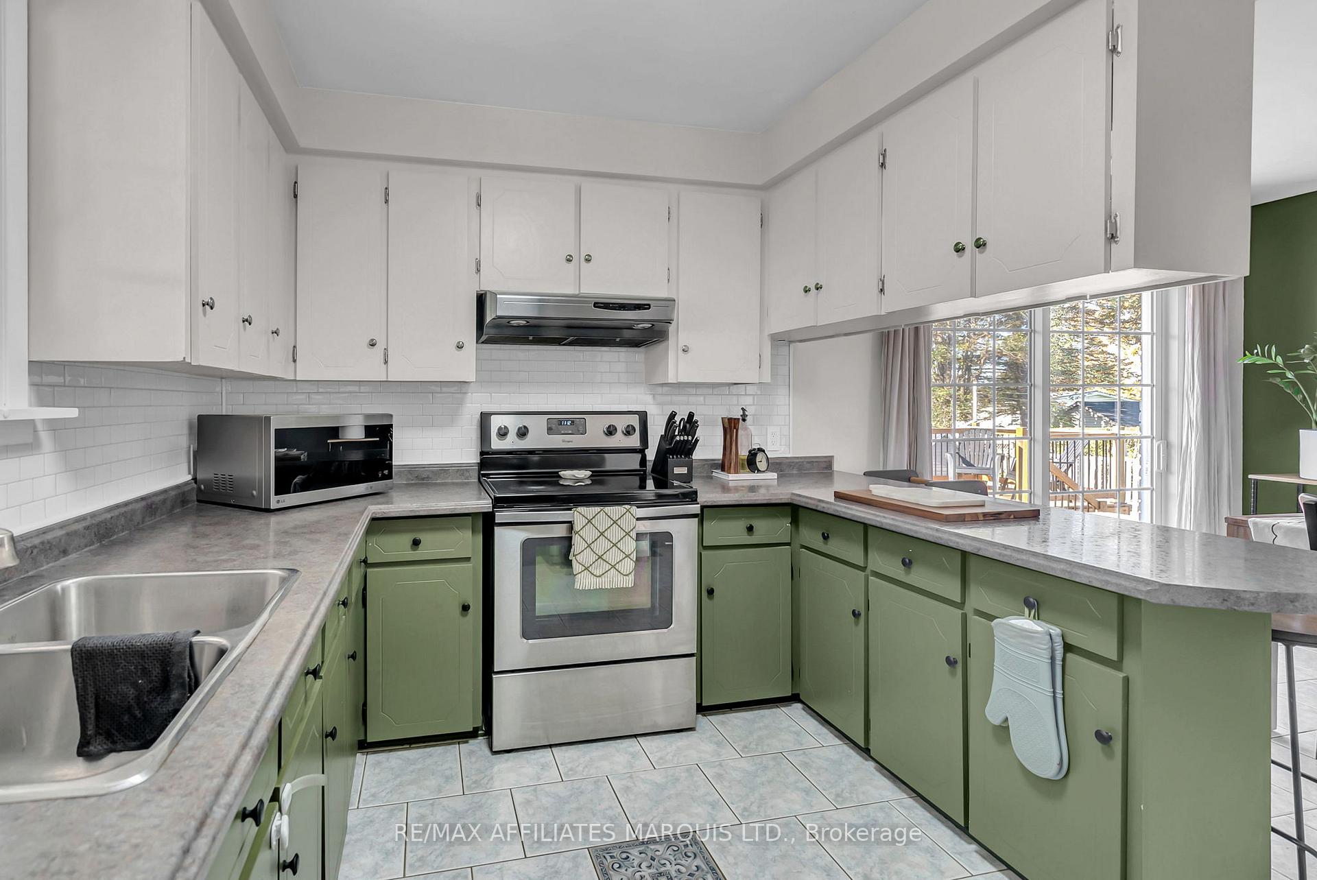 Photo 7 of 3310 Poirier Avenue, Cornwall — HOMEH