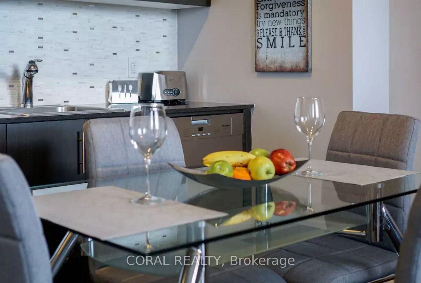 Photo 8 of Unit 814, 23 Glebe Road W, Toronto, Yonge-Eglinton — HOMEH