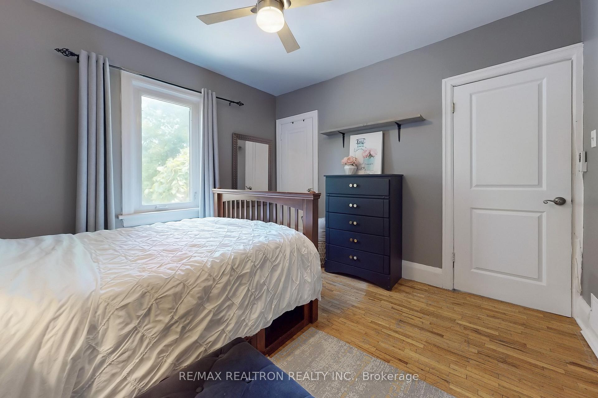 Photo 25 of 11 Eccles Street N, Barrie, Queen's Park — HOMEH