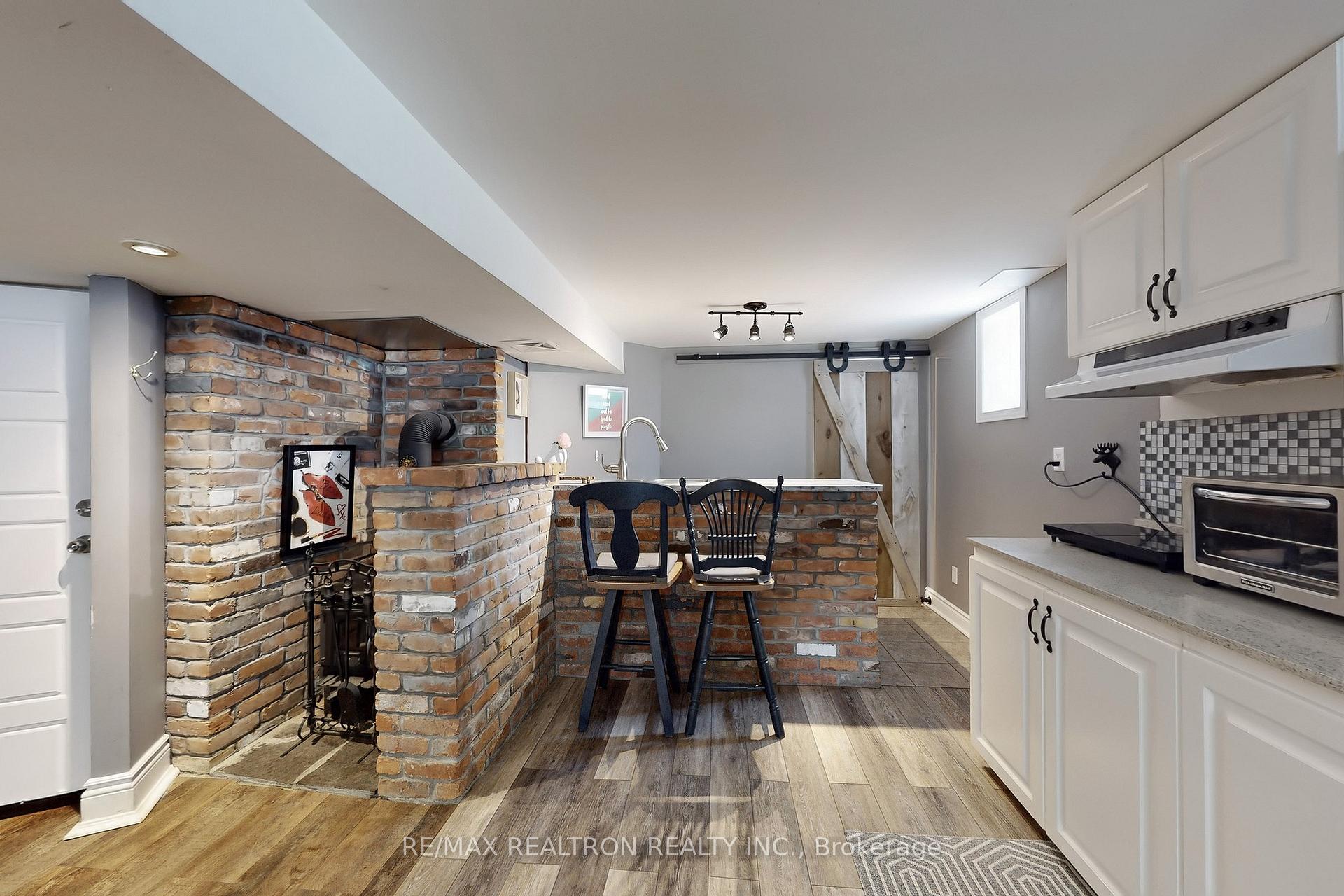 Photo 35 of 11 Eccles Street N, Barrie, Queen's Park — HOMEH