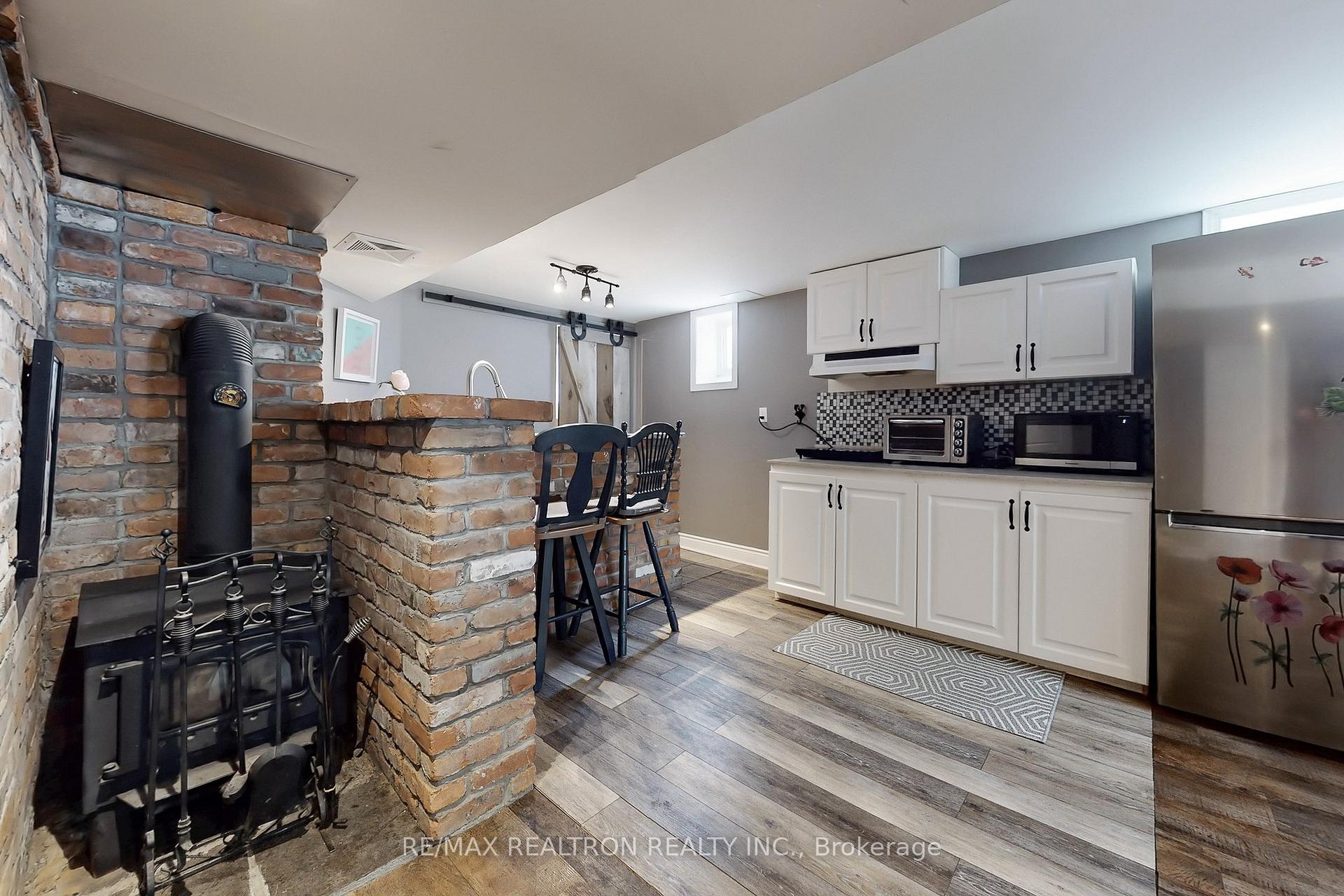 Photo 38 of 11 Eccles Street N, Barrie, Queen's Park — HOMEH