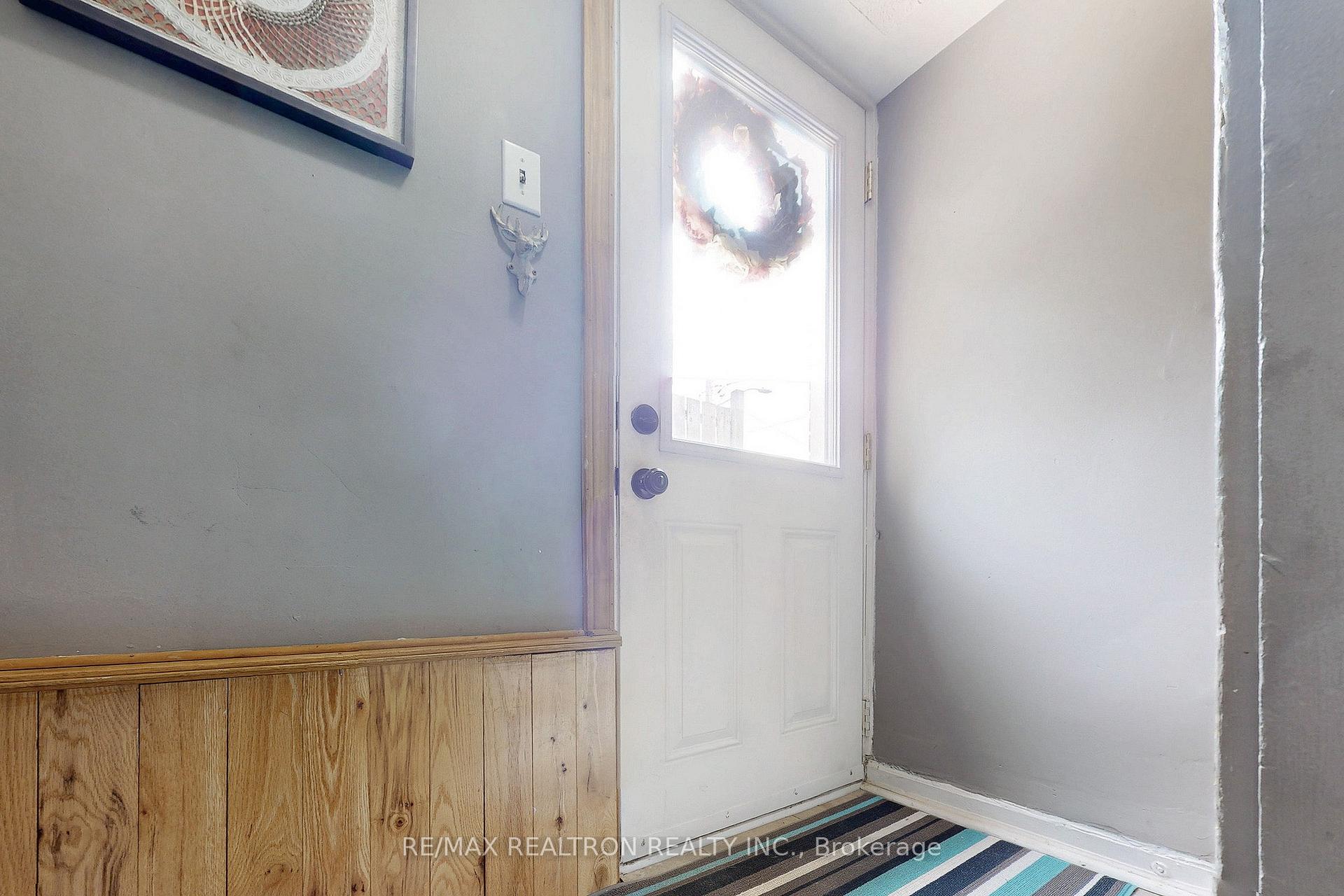 Photo 42 of 11 Eccles Street N, Barrie, Queen's Park — HOMEH