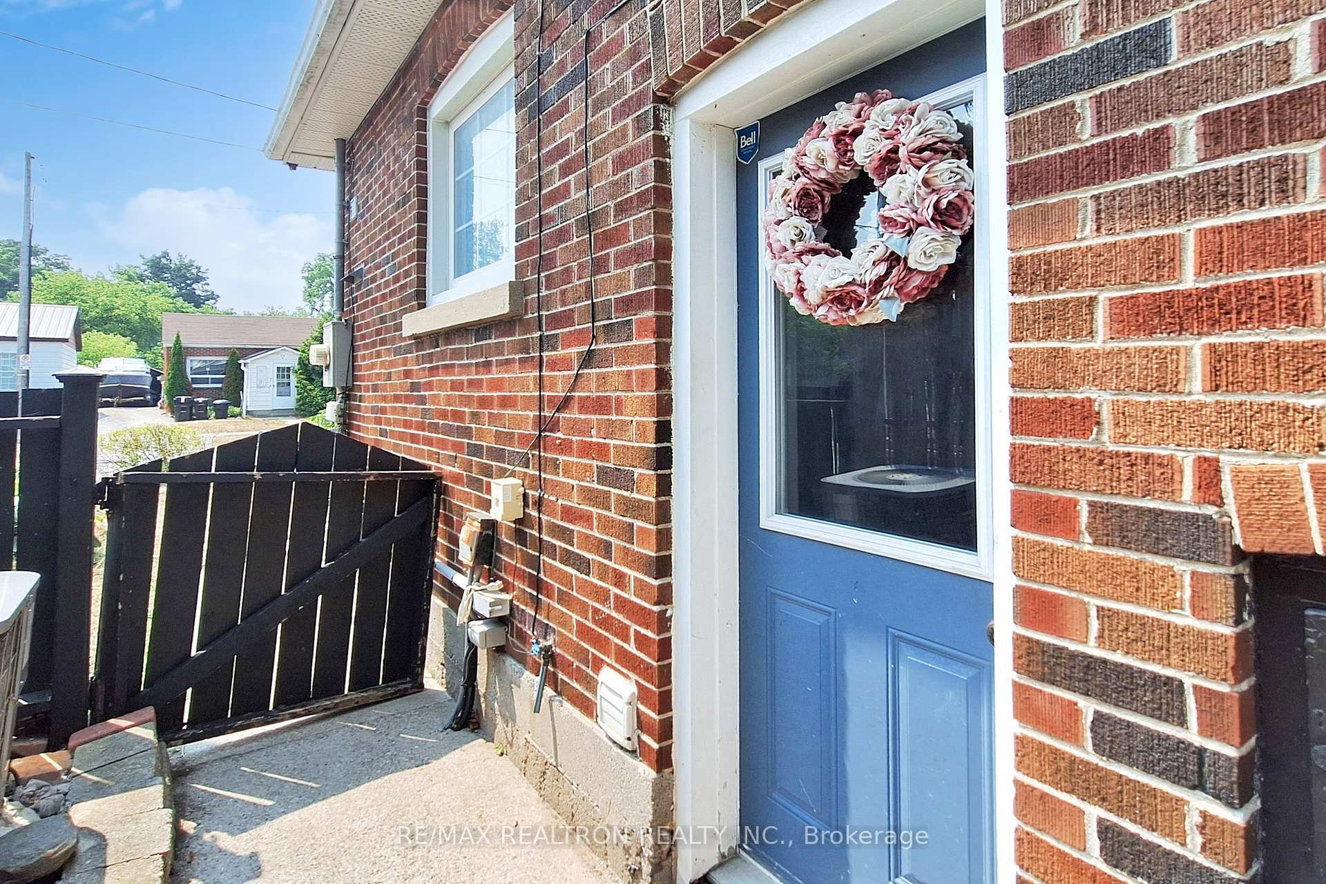 Photo 46 of 11 Eccles Street N, Barrie, Queen's Park — HOMEH