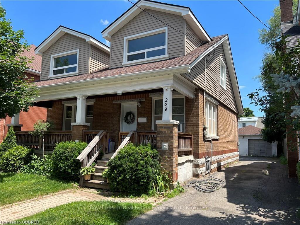 Front of Unit Upper, 229 Ottawa Street South
