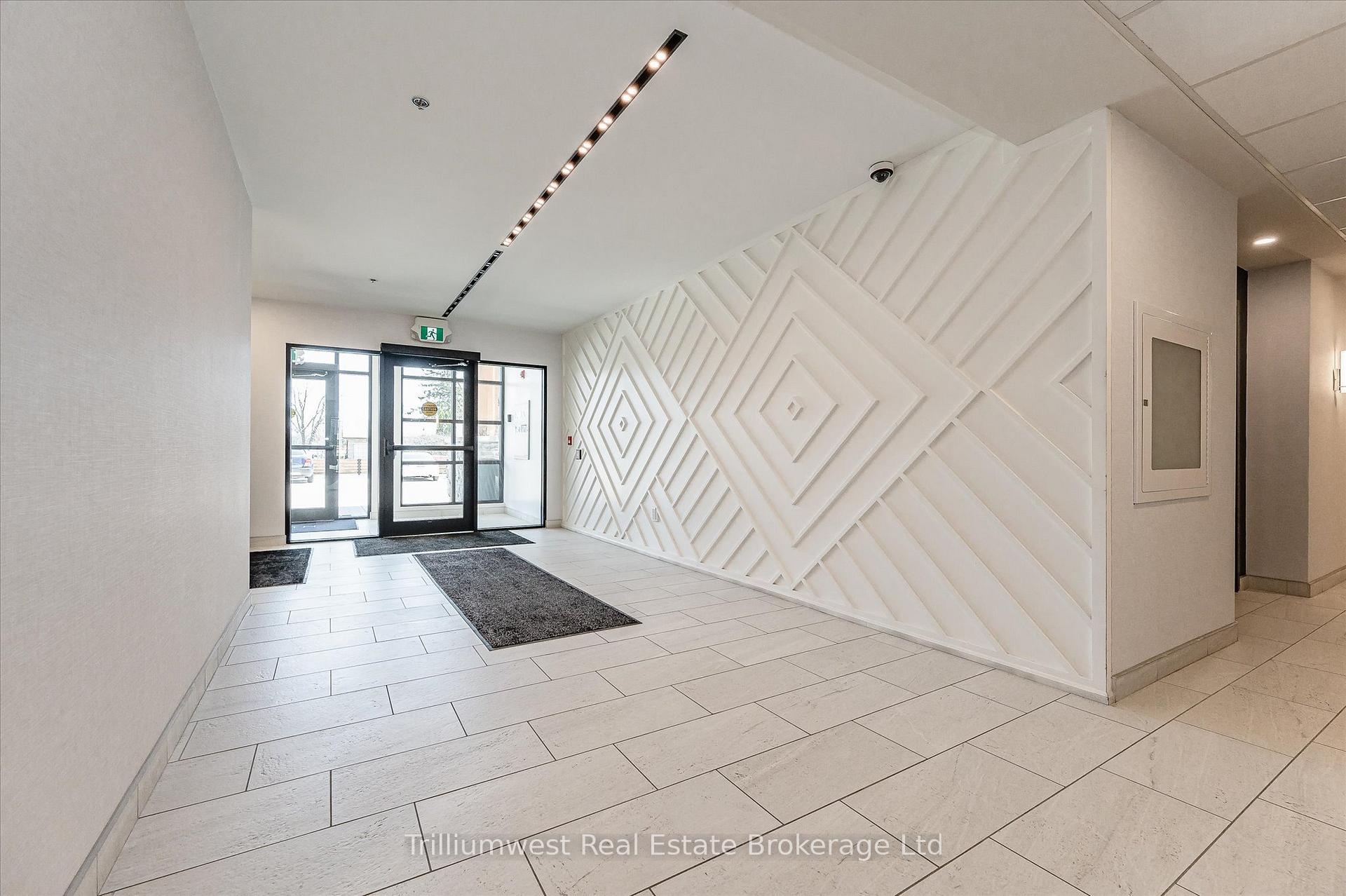 Photo 6 of Unit 423, 110 Fergus Avenue, Kitchener — HOMEH