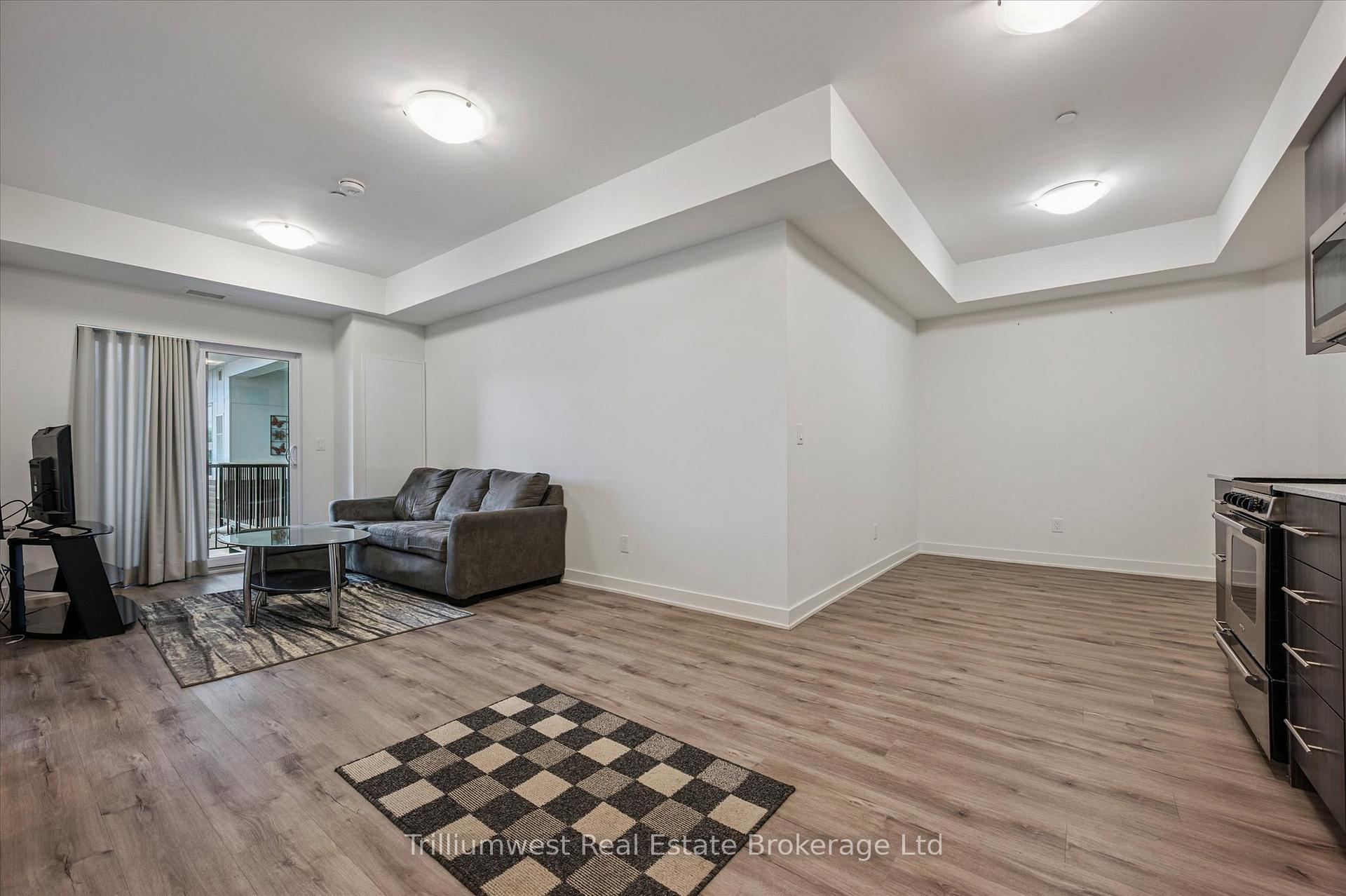 Photo 10 of Unit 423, 110 Fergus Avenue, Kitchener — HOMEH