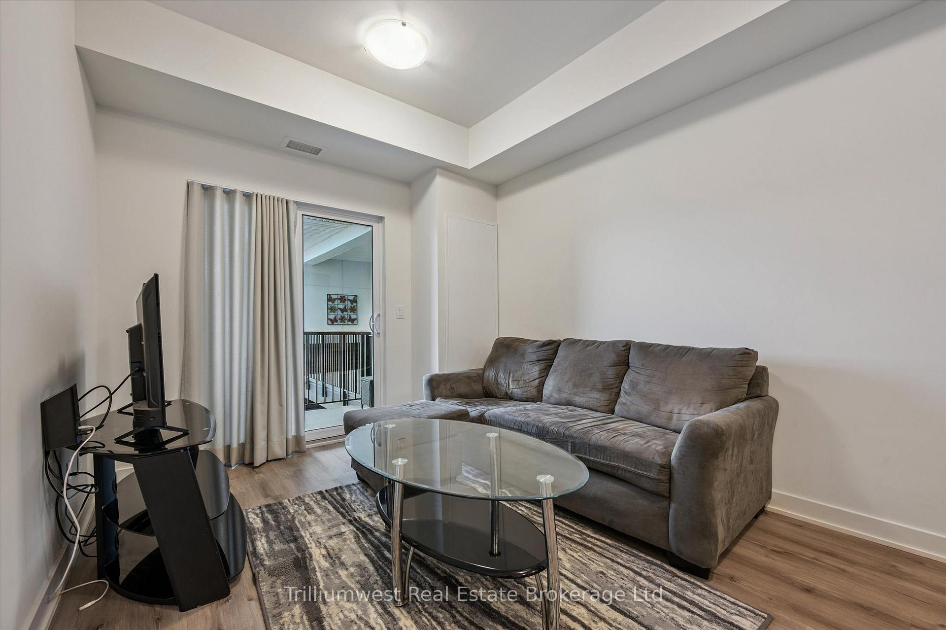 Photo 12 of Unit 423, 110 Fergus Avenue, Kitchener — HOMEH