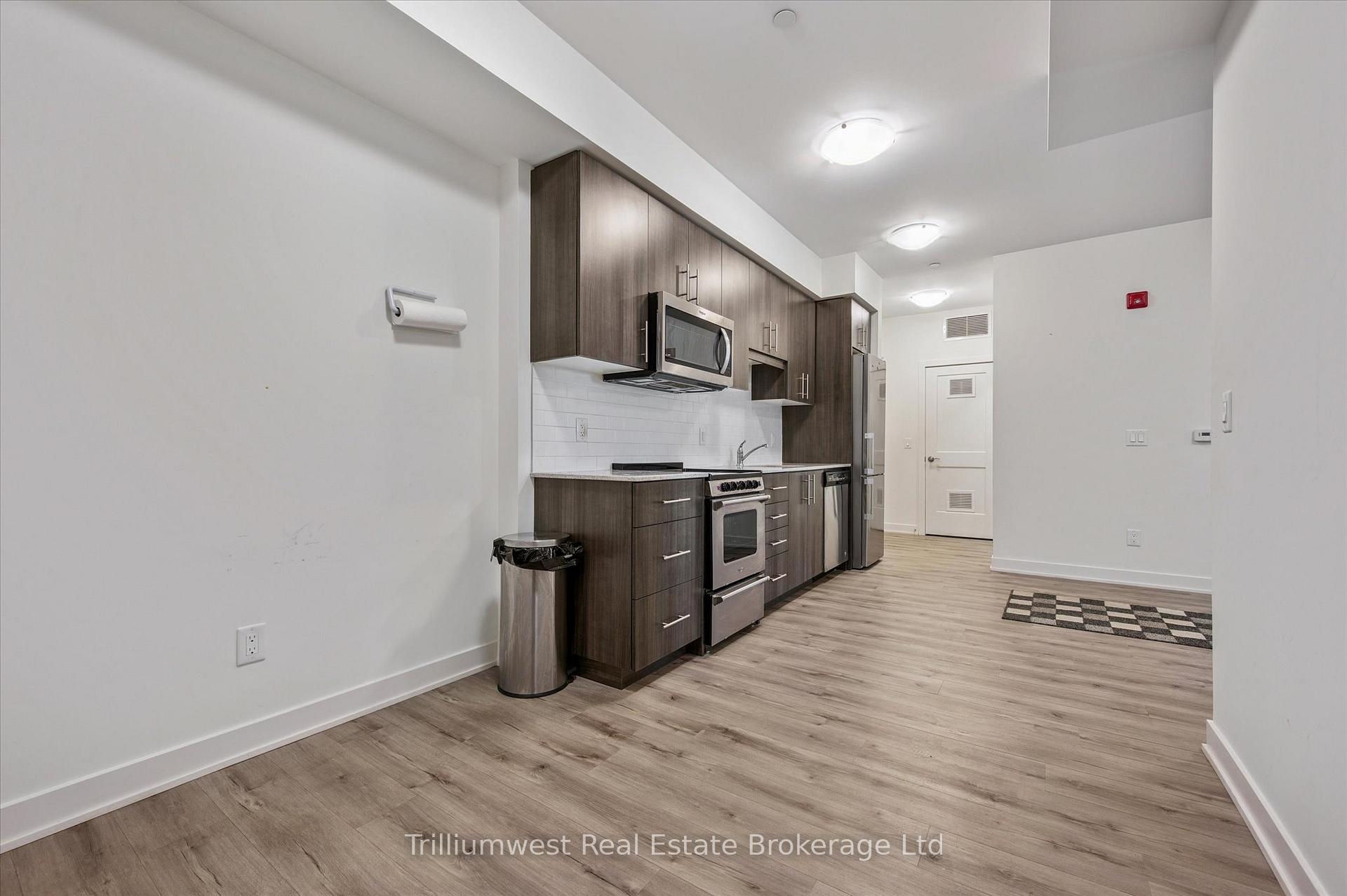 Photo 16 of Unit 423, 110 Fergus Avenue, Kitchener — HOMEH