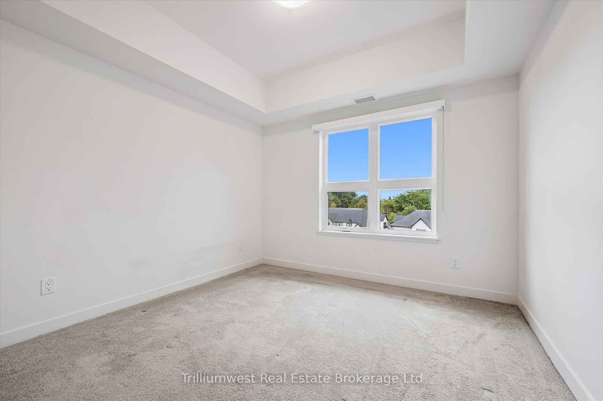 Photo 17 of Unit 423, 110 Fergus Avenue, Kitchener — HOMEH