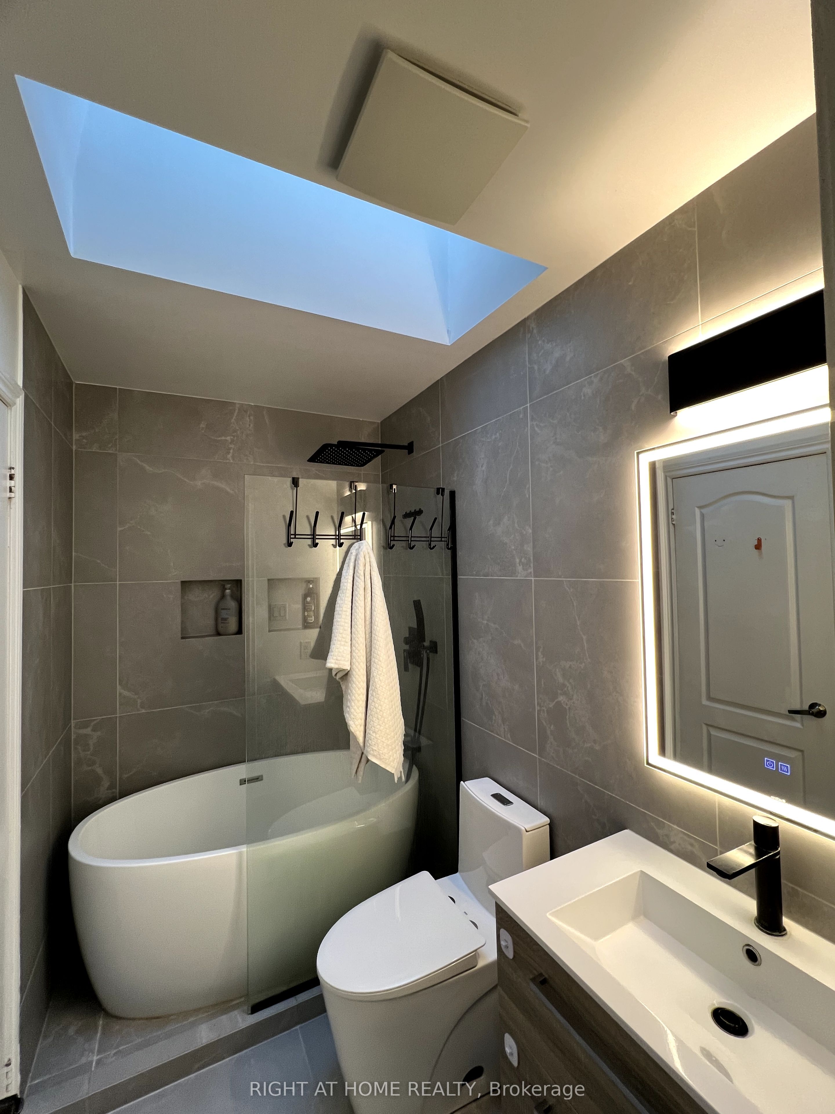 Photo 17 of Unit Main, 144 Brucker Road, Barrie, Holly — HOMEH