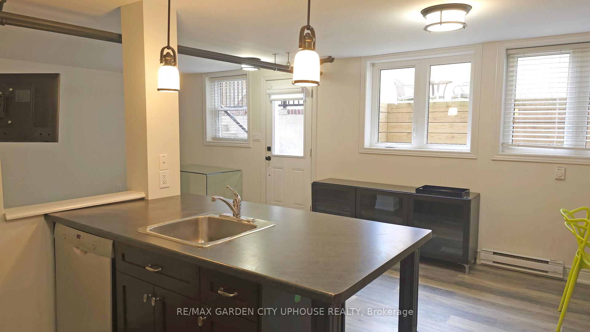 Photo 3 of 2 Adie Place, St. Catharines, Downtown — HOMEH