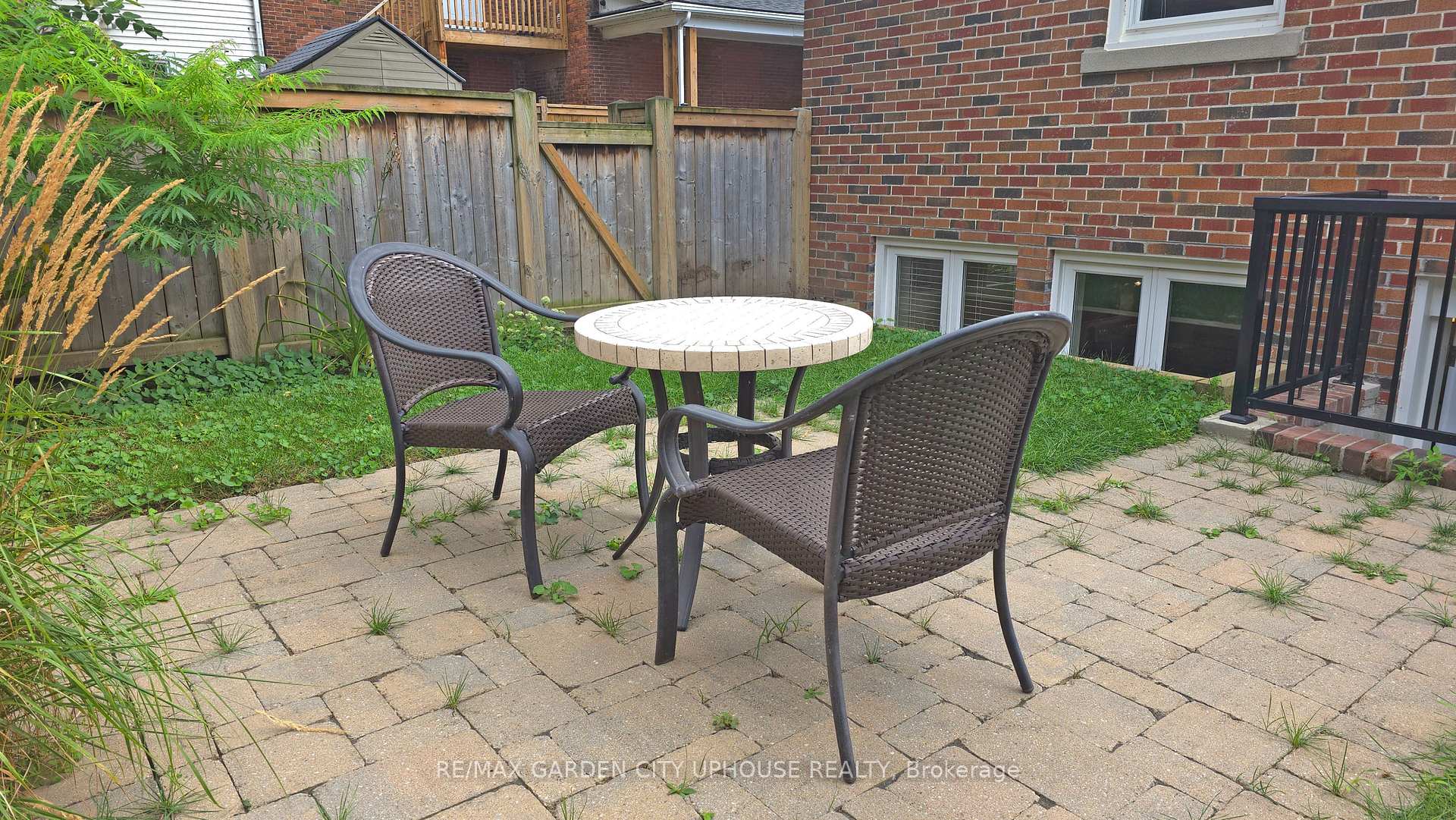 Photo 9 of 2 Adie Place, St. Catharines, Downtown — HOMEH