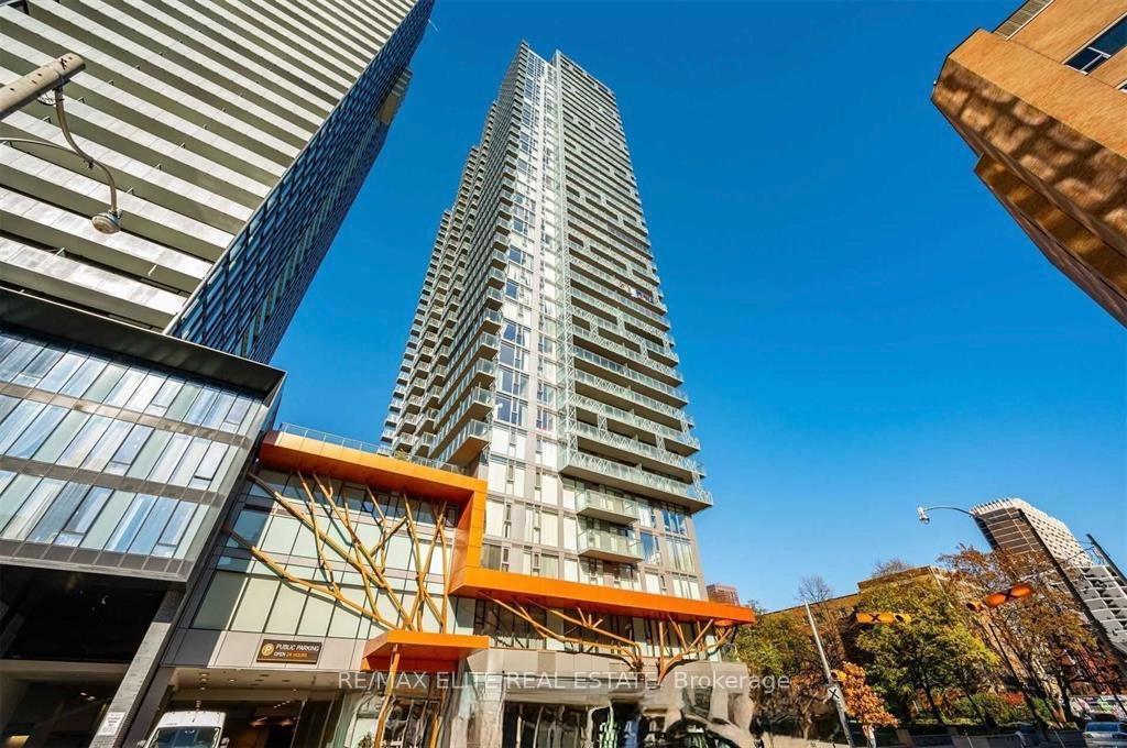 Front of Unit 1605, 50 Wellesley Street E