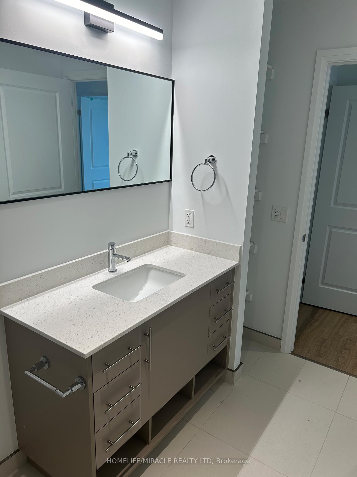 Photo 10 of Unit 822, 525 New Dundee Road, Kitchener — HOMEH