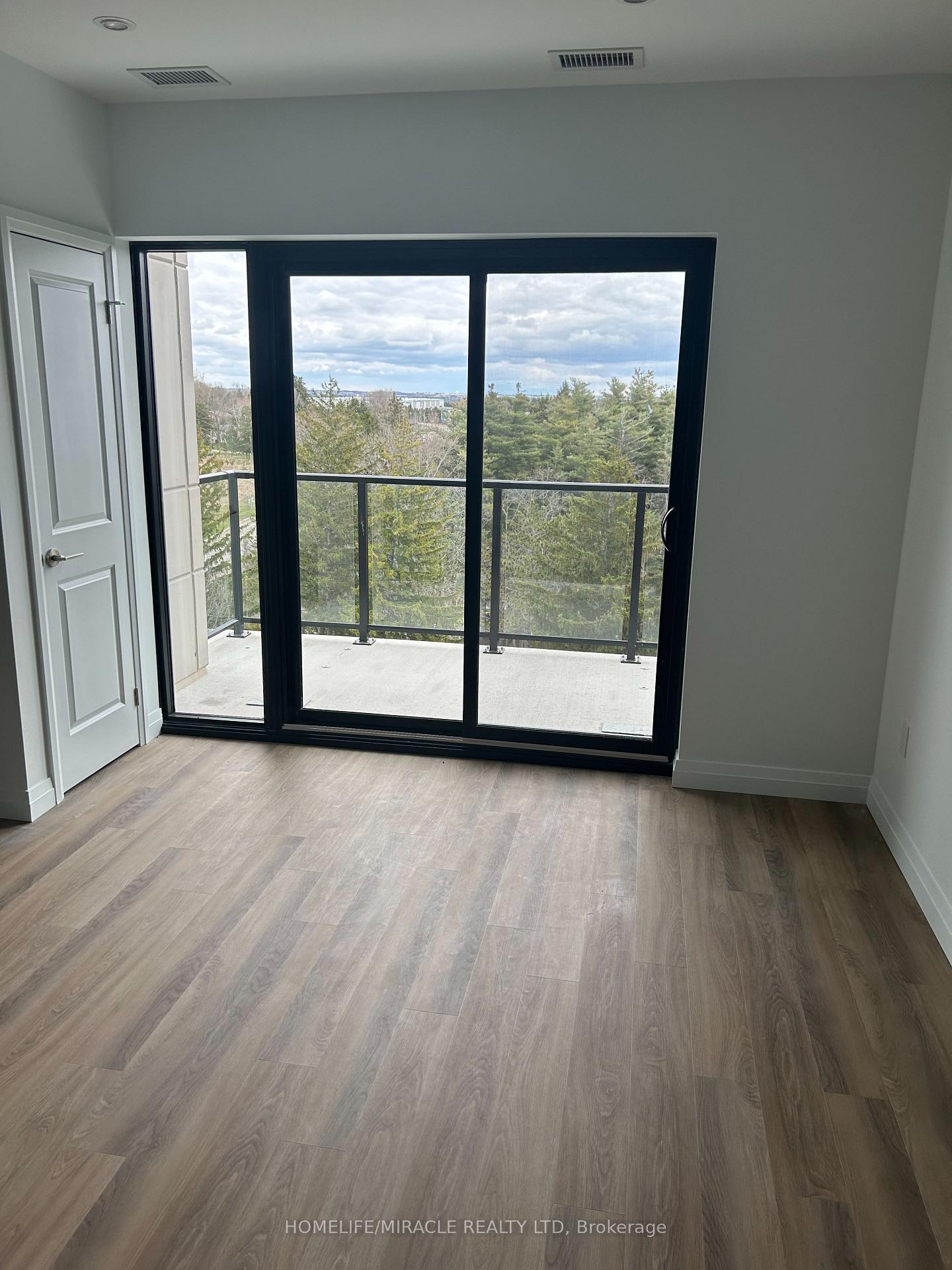Photo 13 of Unit 822, 525 New Dundee Road, Kitchener — HOMEH