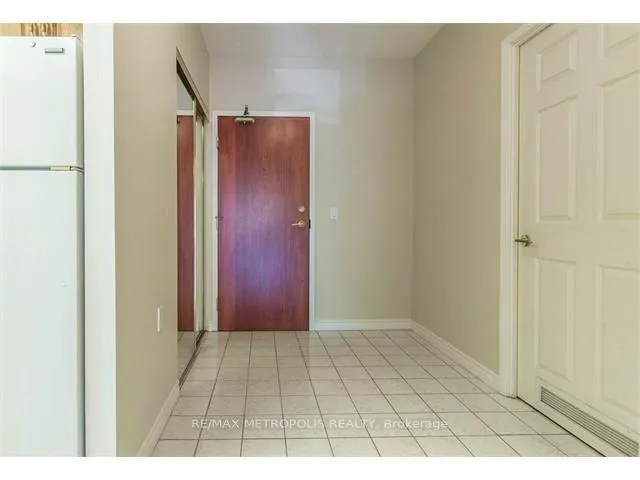 Photo 11 of Unit 305, 405 Erb Street W, Waterloo, Maple Hills — HOMEH