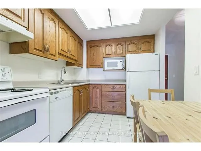 Photo 13 of Unit 305, 405 Erb Street W, Waterloo, Maple Hills — HOMEH