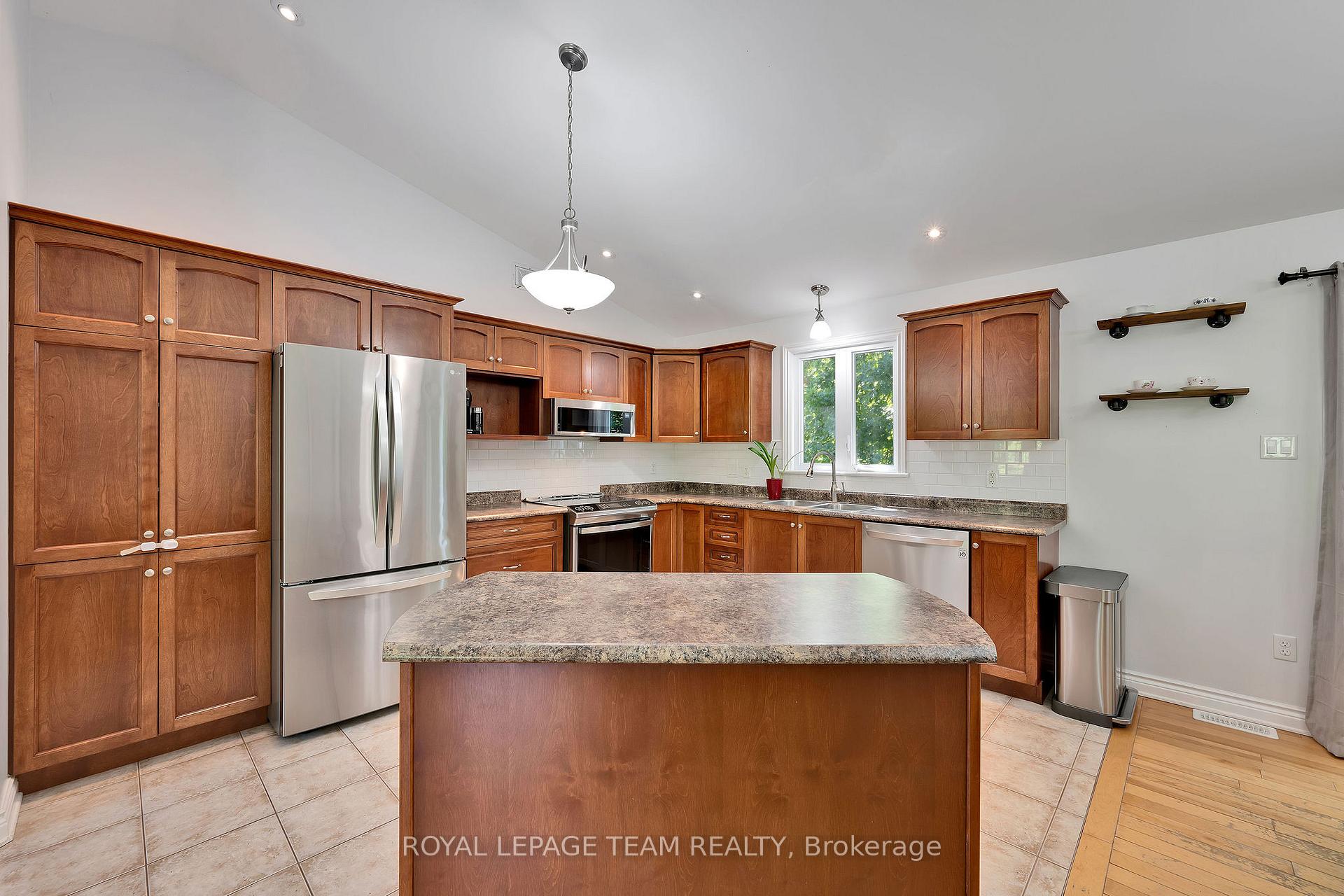 Photo 13 of 308 Latimer Road, Edwardsburgh/Cardinal, Edwardsburgh/Cardinal Twp — HOMEH