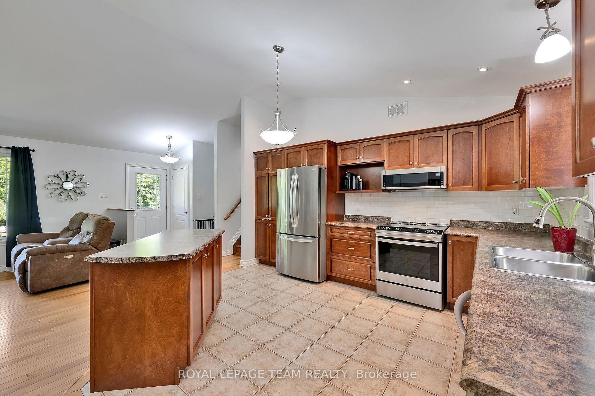 Photo 11 of 308 Latimer Road, Edwardsburgh/Cardinal, Edwardsburgh/Cardinal Twp — HOMEH