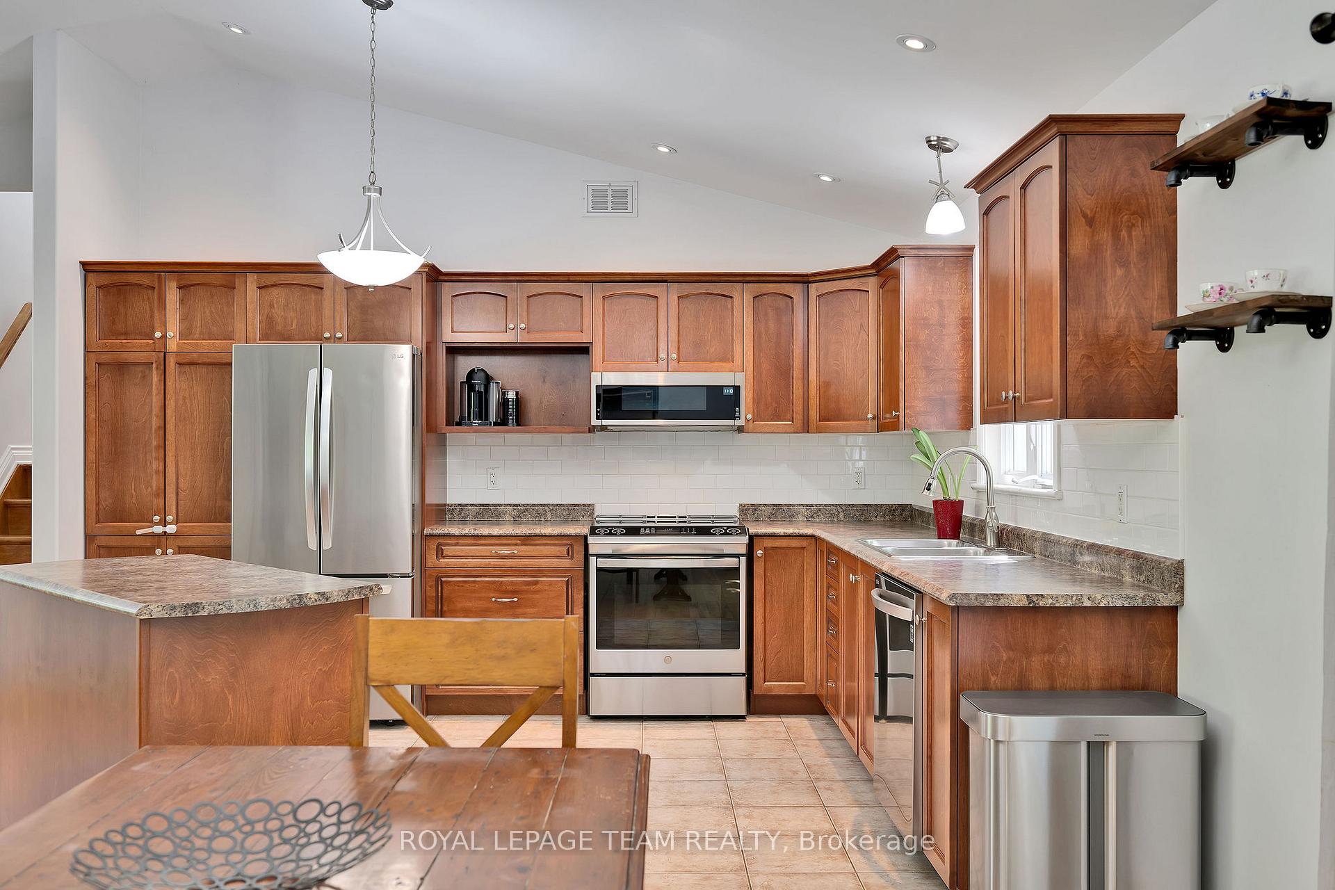 Photo 12 of 308 Latimer Road, Edwardsburgh/Cardinal, Edwardsburgh/Cardinal Twp — HOMEH