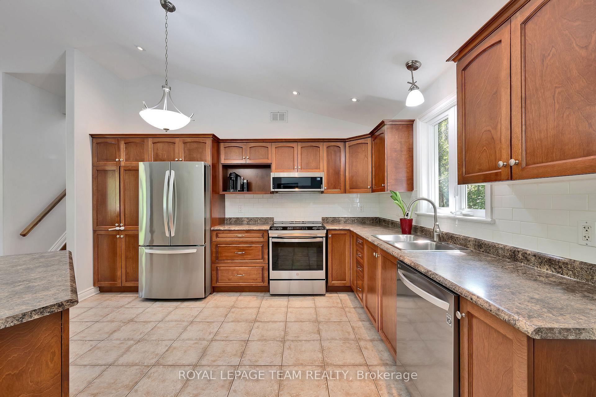 Photo 14 of 308 Latimer Road, Edwardsburgh/Cardinal, Edwardsburgh/Cardinal Twp — HOMEH