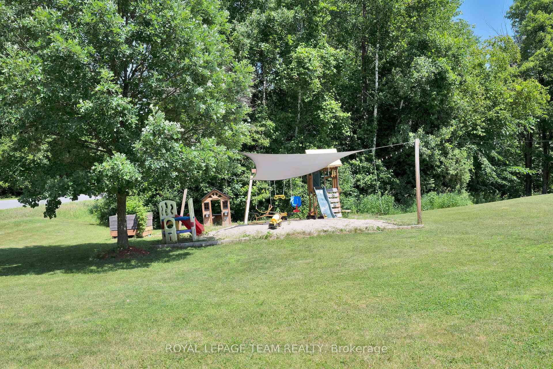 Photo 44 of 308 Latimer Road, Edwardsburgh/Cardinal, Edwardsburgh/Cardinal Twp — HOMEH