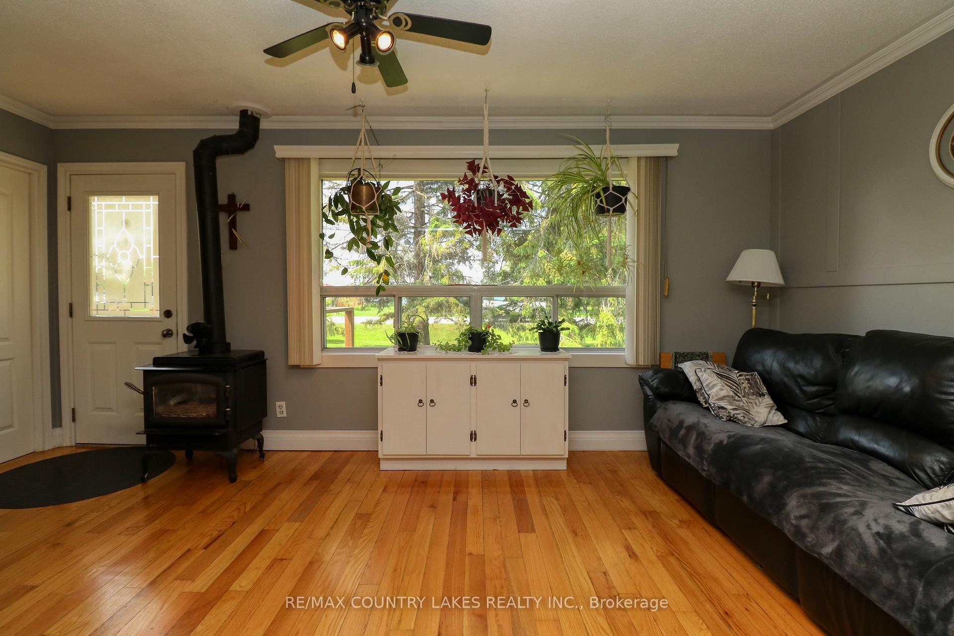 Photo 5 of 15 Nancy Avenue, Brock, Beaverton — HOMEH