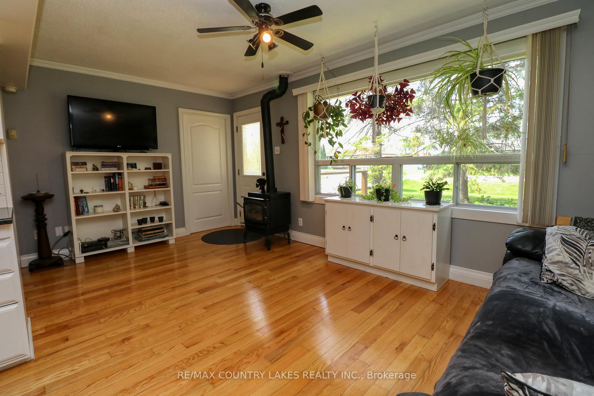 Photo 3 of 15 Nancy Avenue, Brock, Beaverton — HOMEH