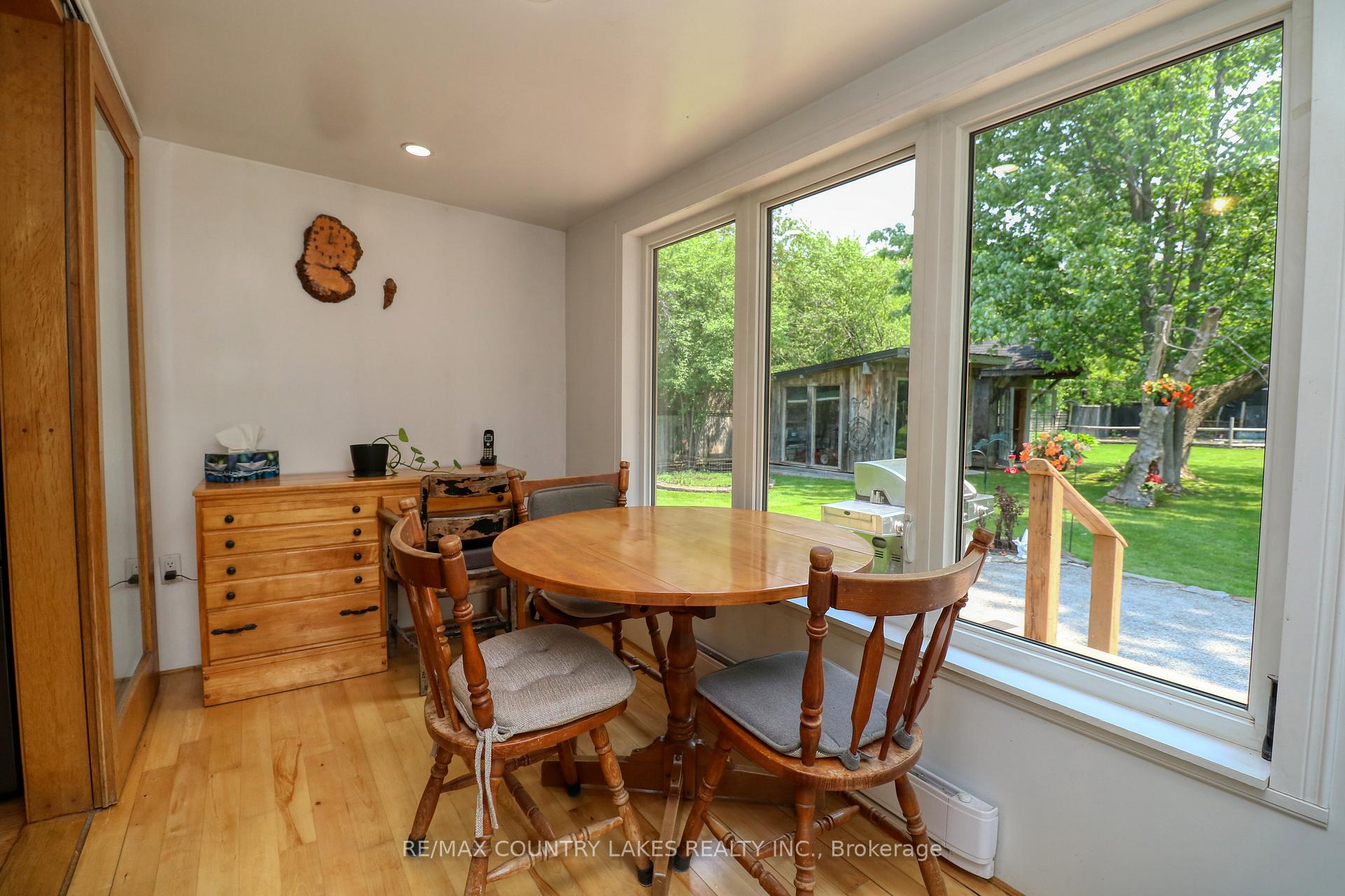 Photo 11 of 15 Nancy Avenue, Brock, Beaverton — HOMEH