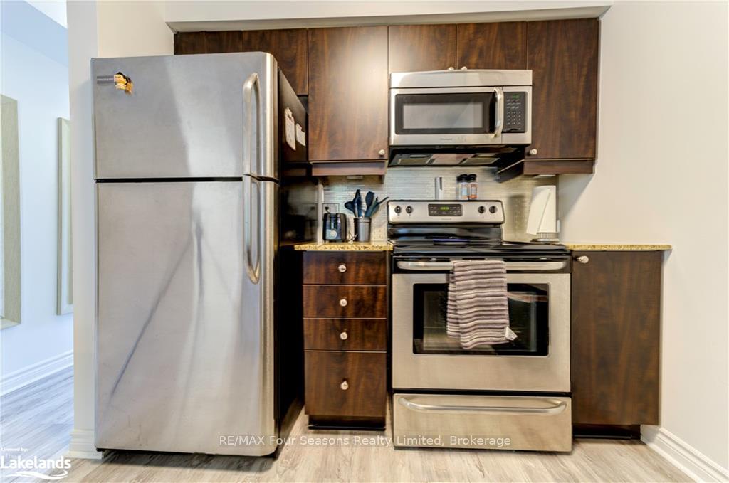 Photo 9 of Unit 207, 2 Brandy Lane Drive, Collingwood — HOMEH
