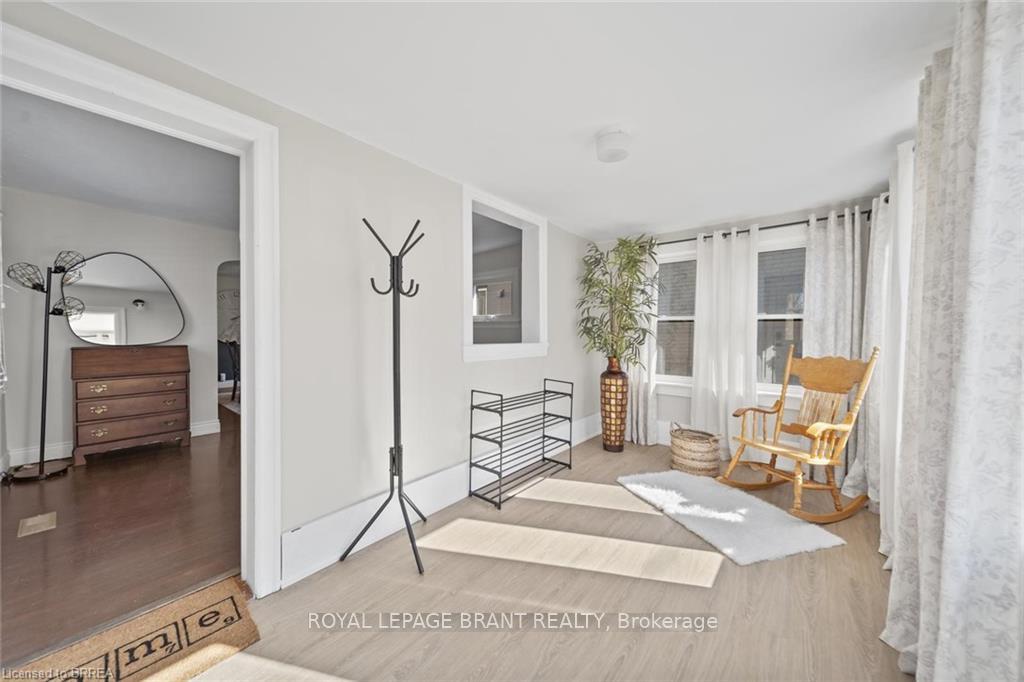 Photo 3 of 68 Dumfries Street, Brant, Paris — HOMEH