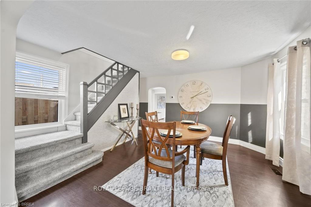 Photo 6 of 68 Dumfries Street, Brant, Paris — HOMEH