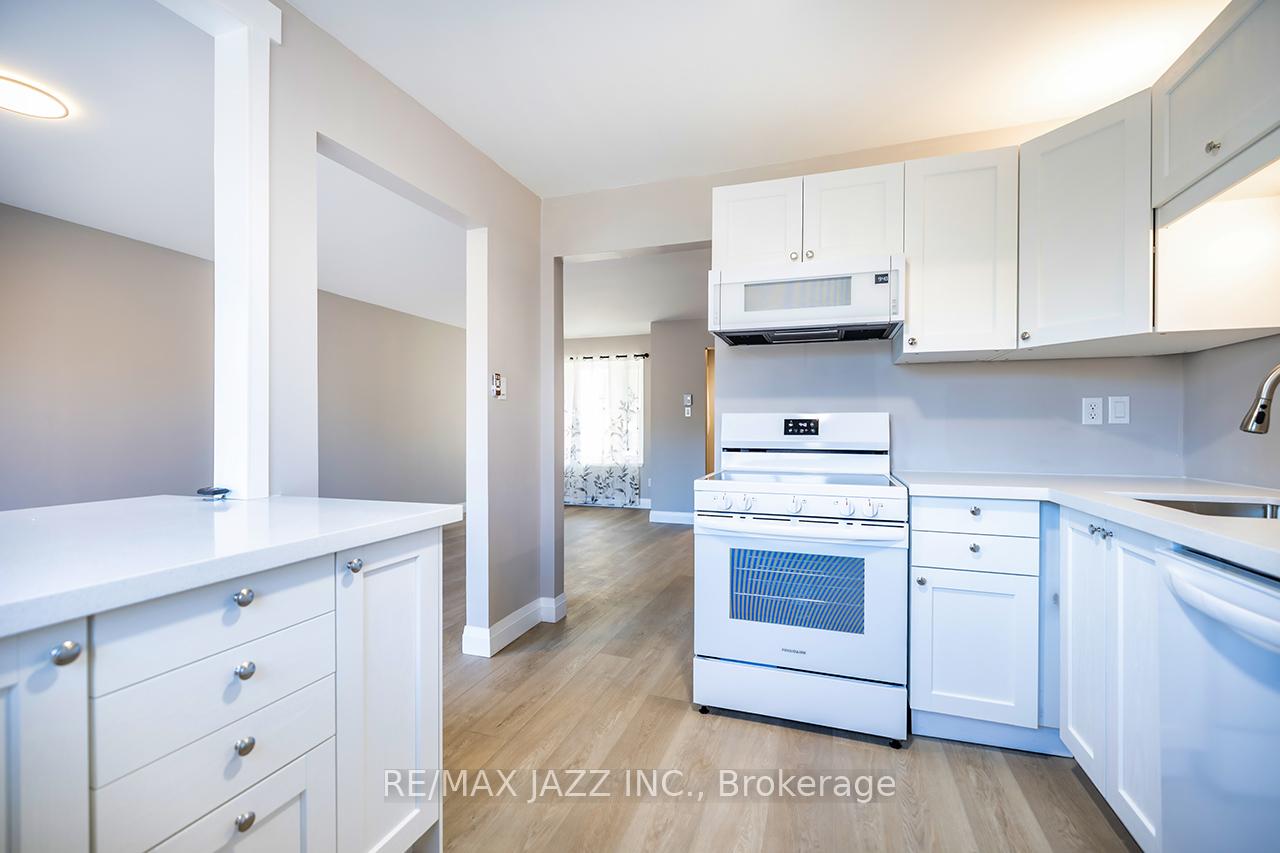 Photo 14 of Unit 72, 700 Harmony Road N, Oshawa, Pinecrest — HOMEH