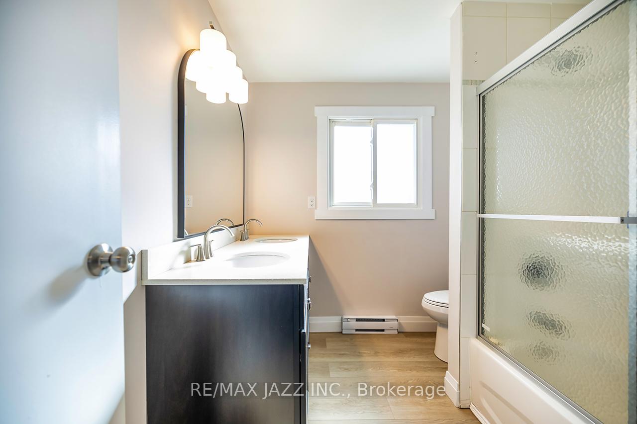 Photo 16 of Unit 72, 700 Harmony Road N, Oshawa, Pinecrest — HOMEH