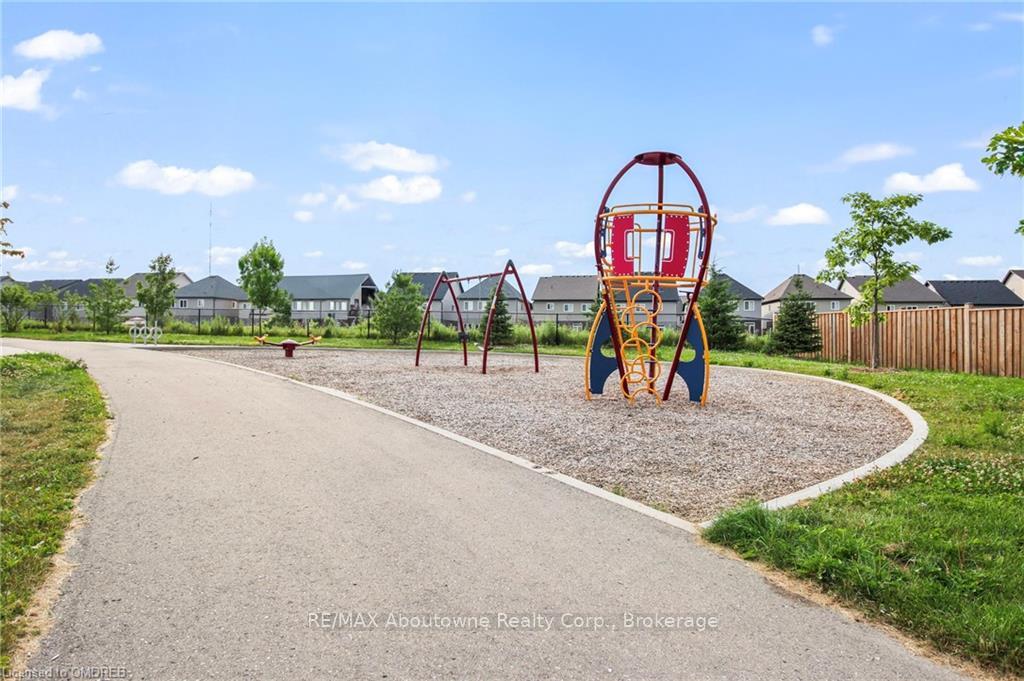 Photo 39 of Unit 29, 142 Foamflower Place, Waterloo, Columbia Forest/Clair Hills — HOMEH