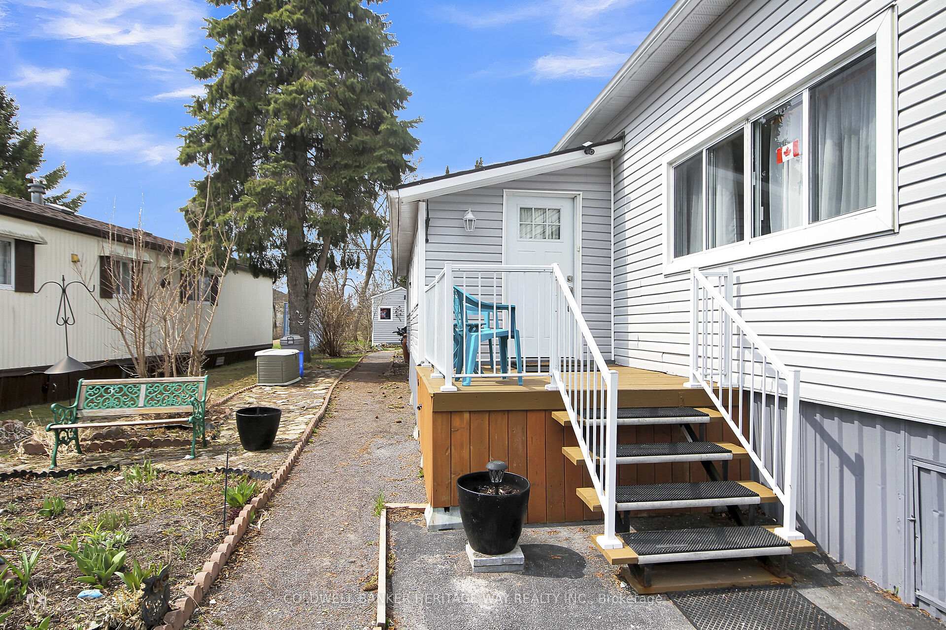 Photo 3 of 241 Park Crescent, Carleton Place — HOMEH