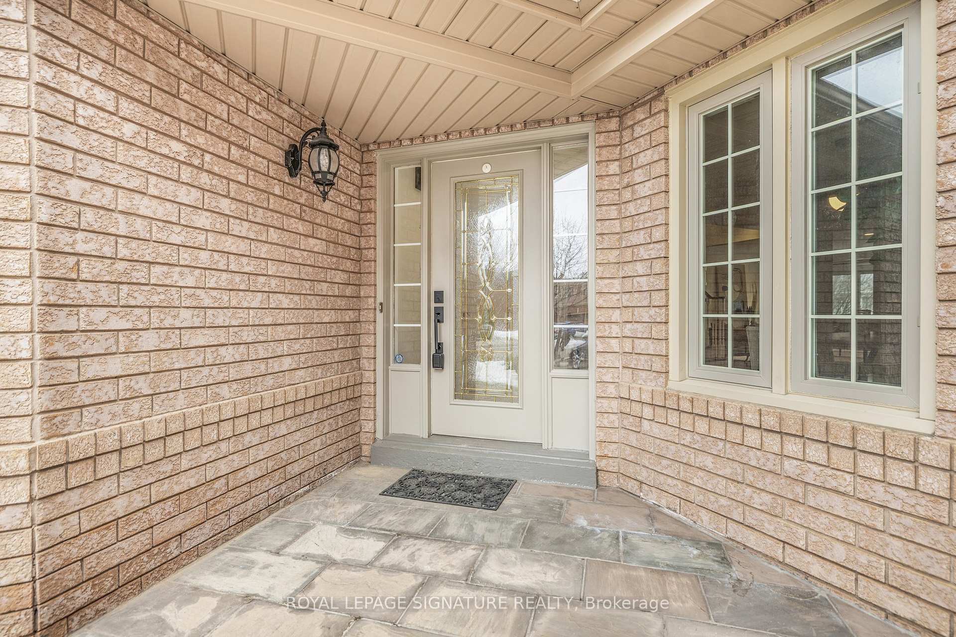 Photo 3 of 27 Rush Road, Aurora, Bayview Wellington — HOMEH